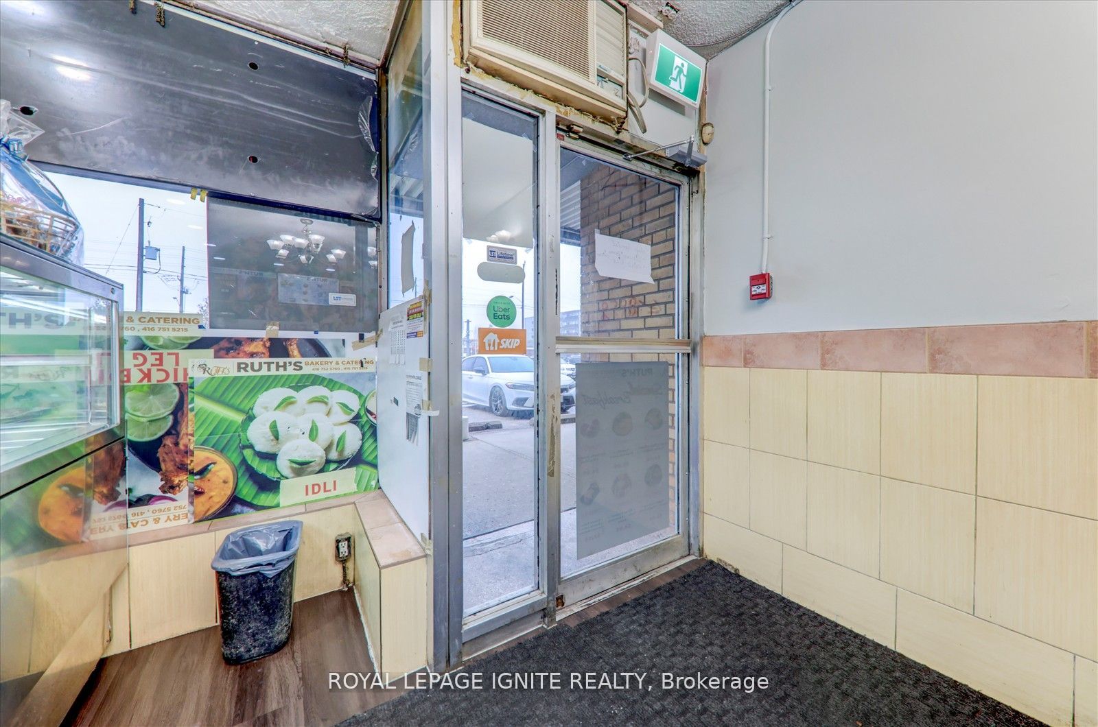 2398 Eglinton Avenue Property Photo 7