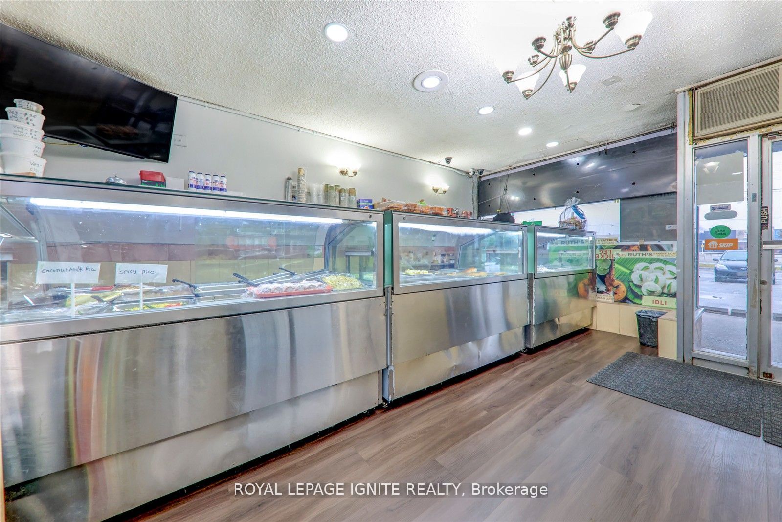 2398 Eglinton Avenue Property Photo 9