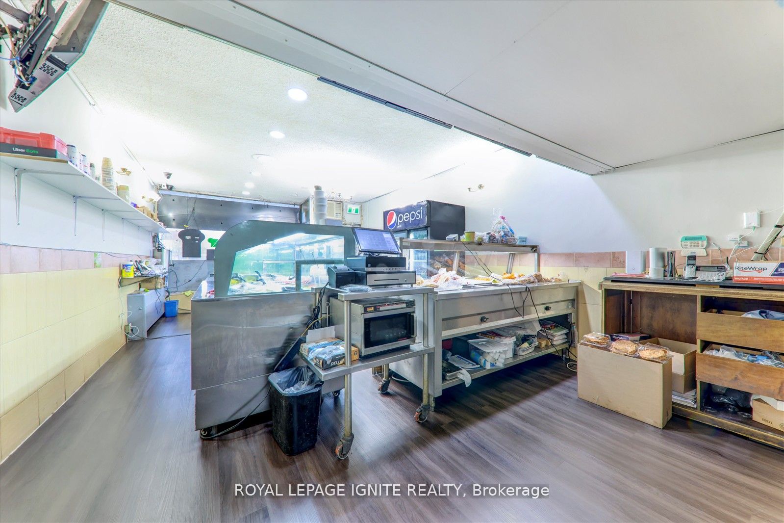 2398 Eglinton Avenue Property Photo 10