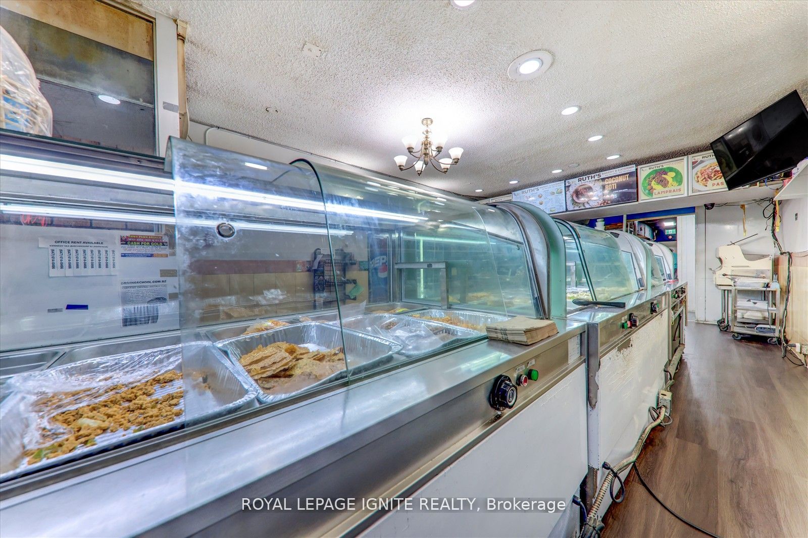 2398 Eglinton Avenue Property Photo 11
