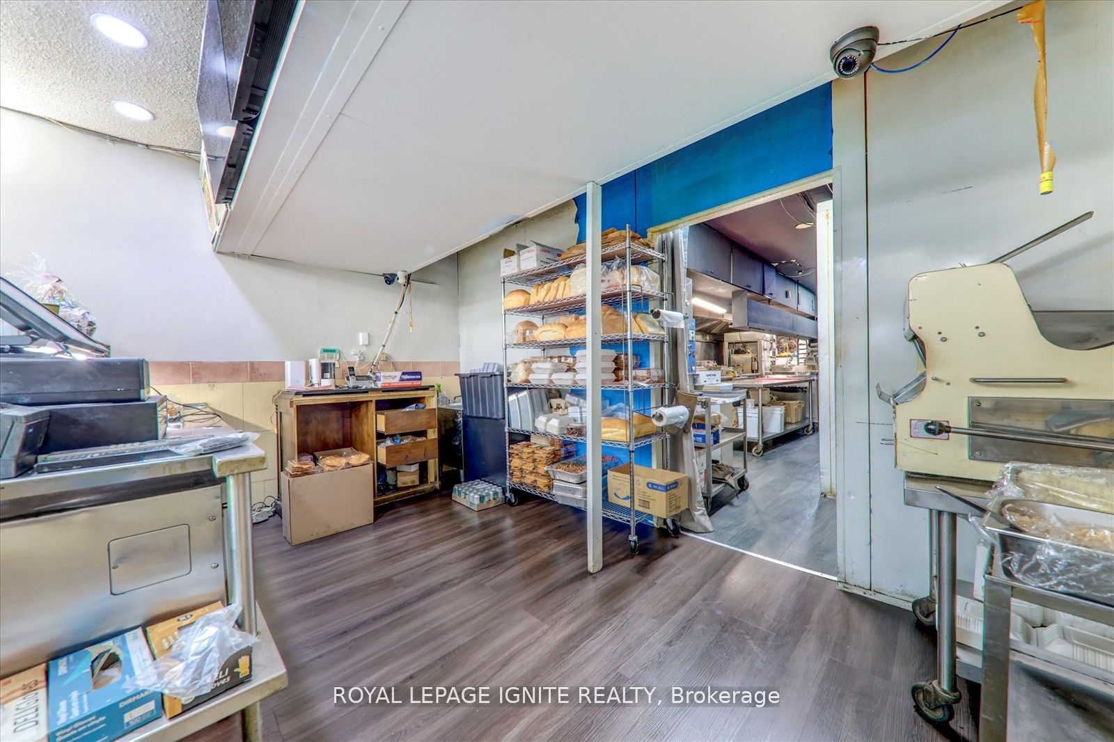 2398 Eglinton Avenue Property Photo 12