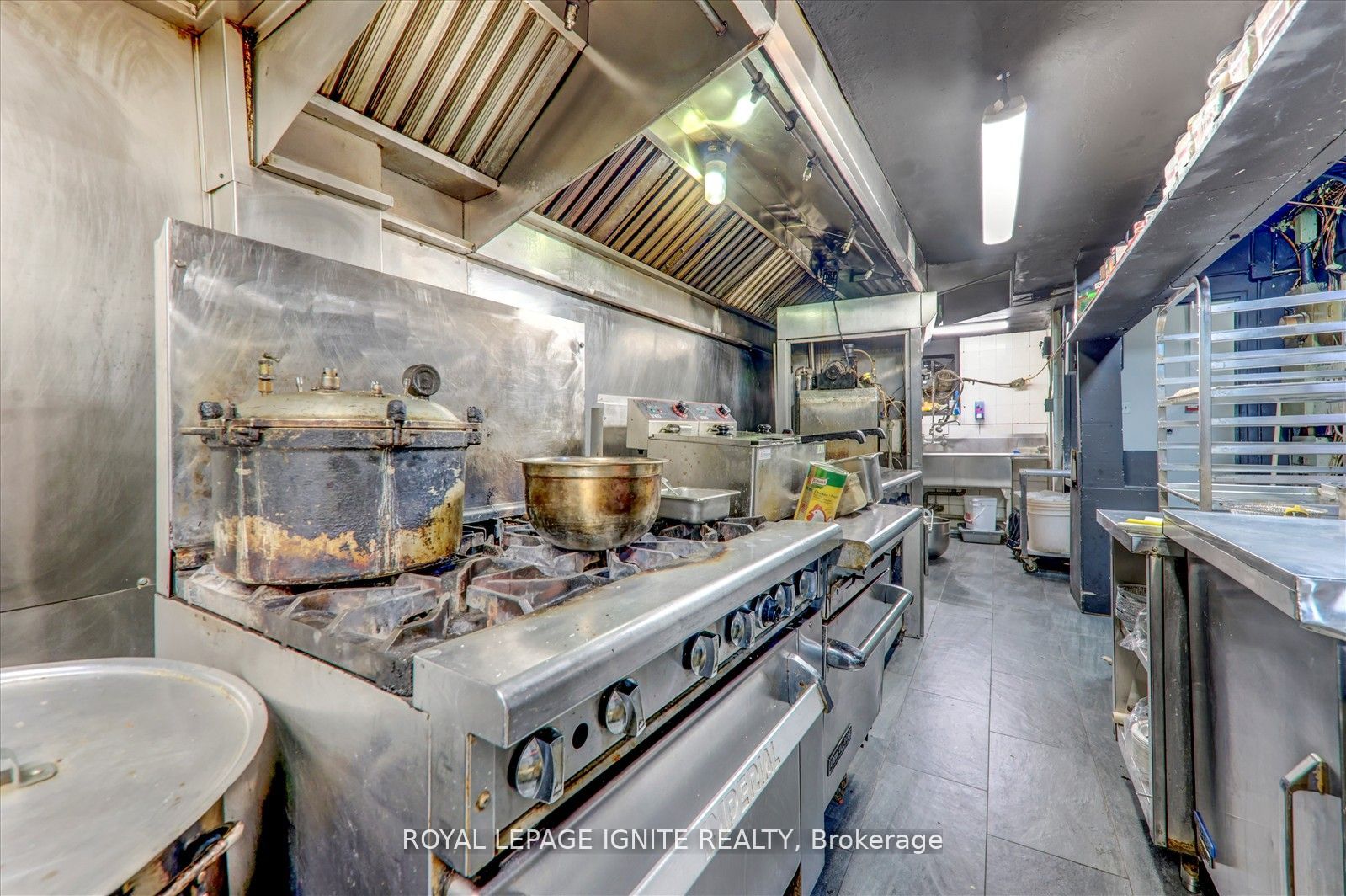 2398 Eglinton Avenue Property Photo 16