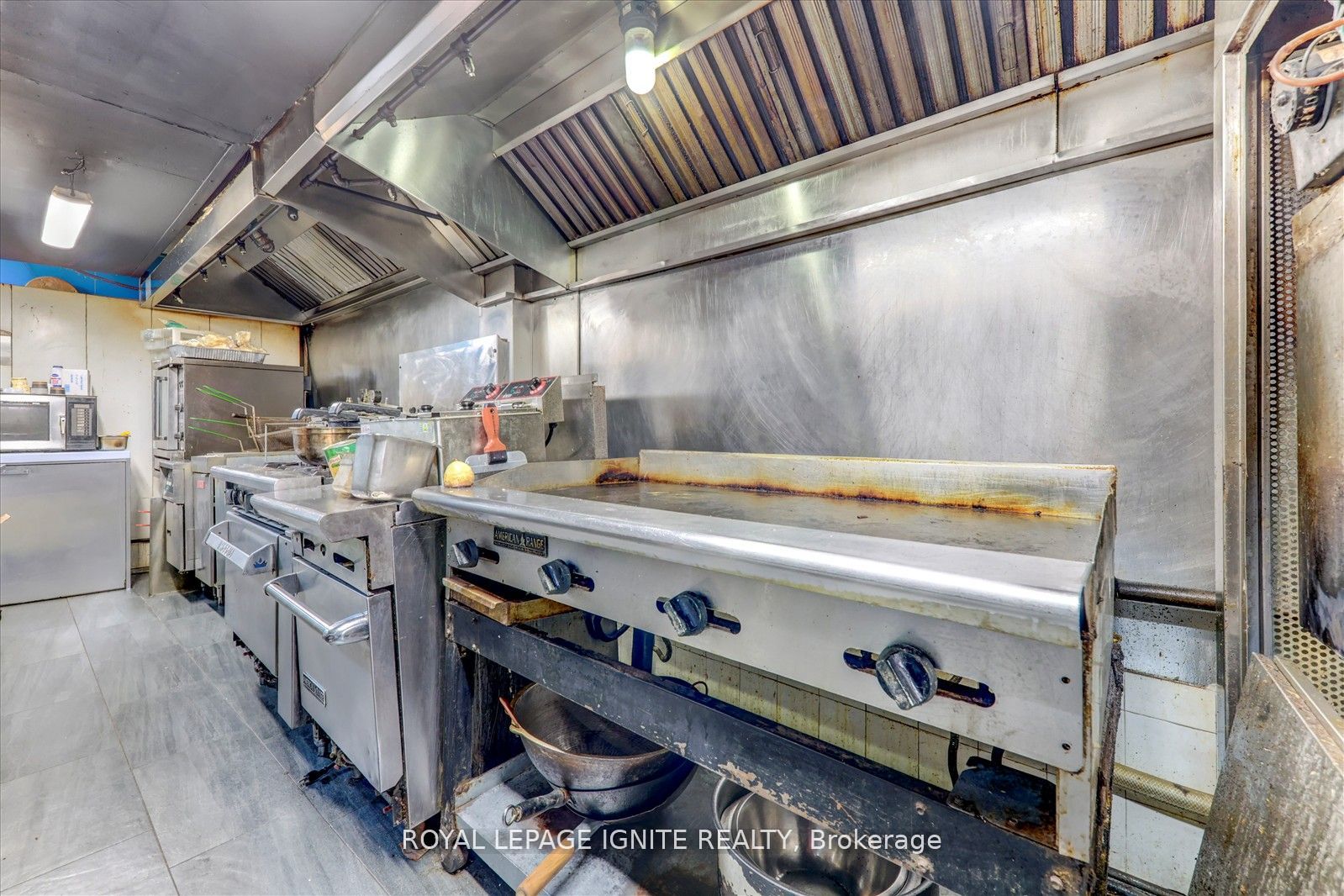 2398 Eglinton Avenue Property Photo 18