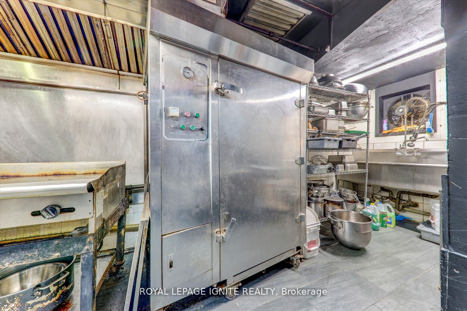 2398 Eglinton Avenue Property Photo 19