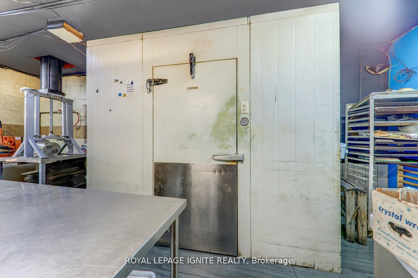 2398 Eglinton Avenue Property Photo 20