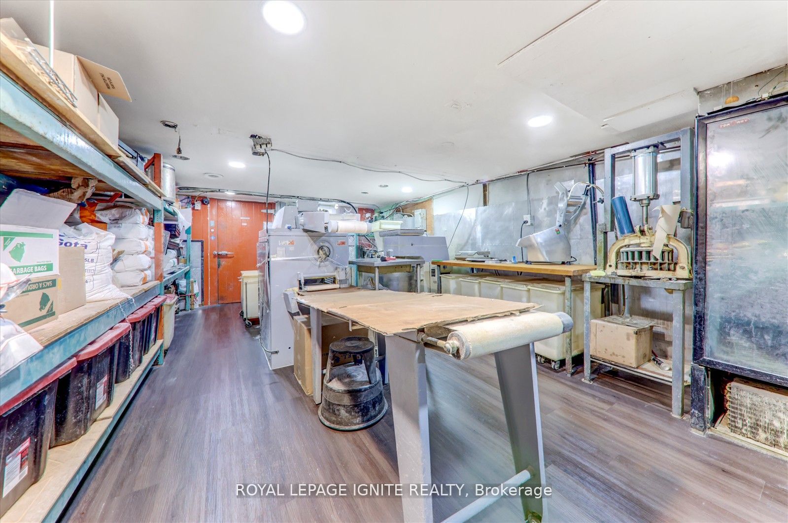2398 Eglinton Avenue Property Photo 26