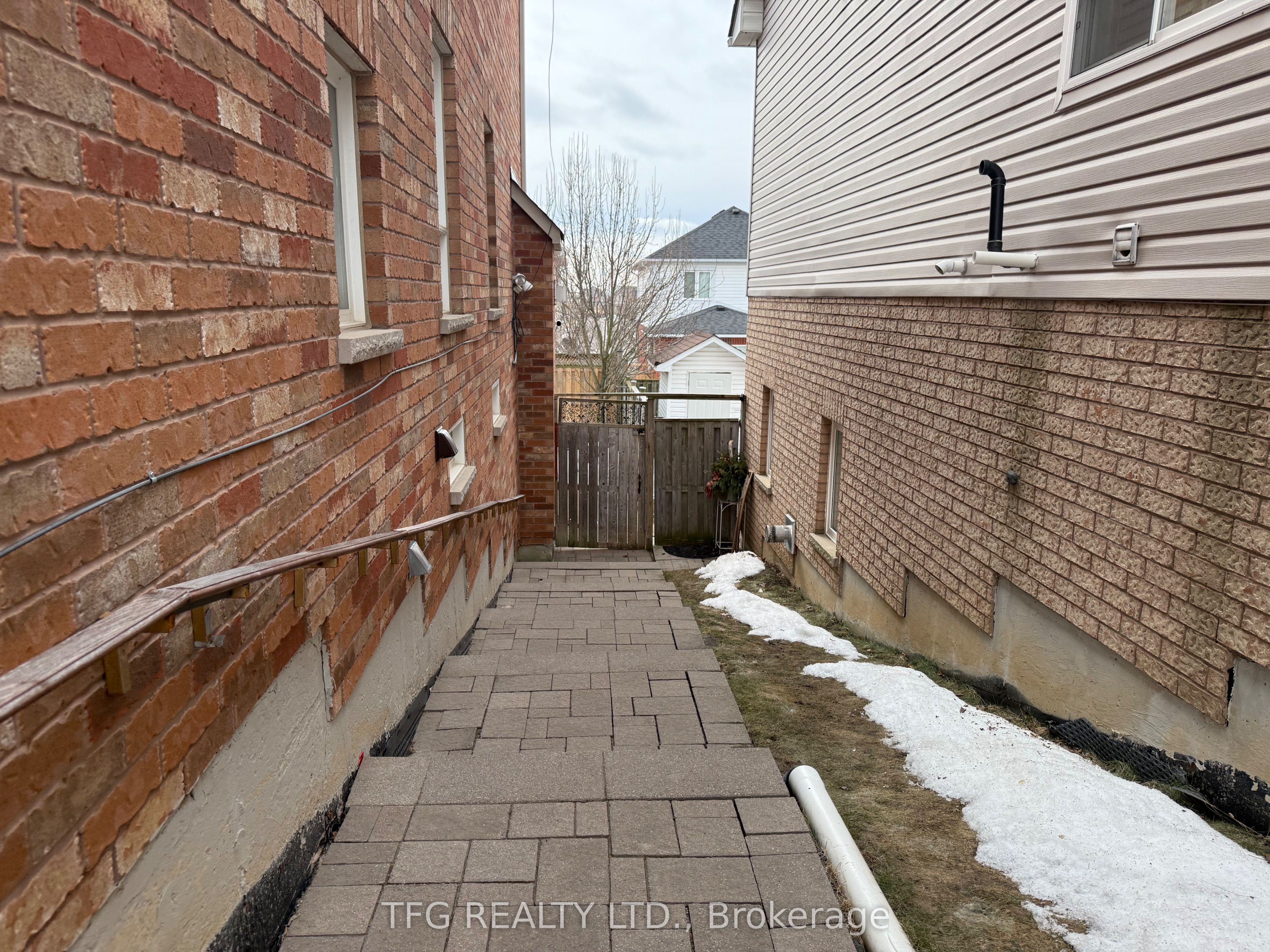 #lower - 47 Aylesworth Avenue Property Photo