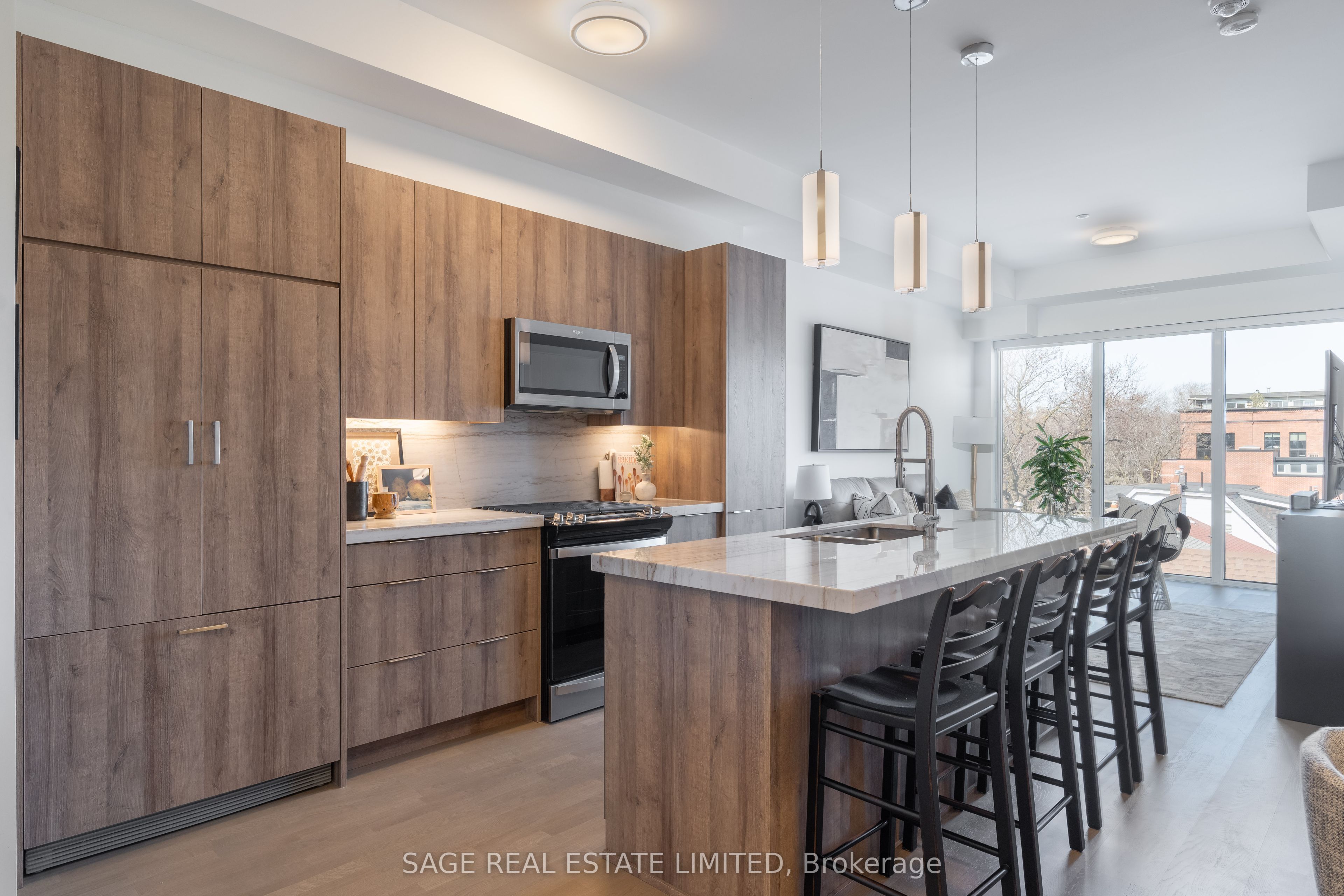 #405 - 495 Logan Avenue Property Photo 3
