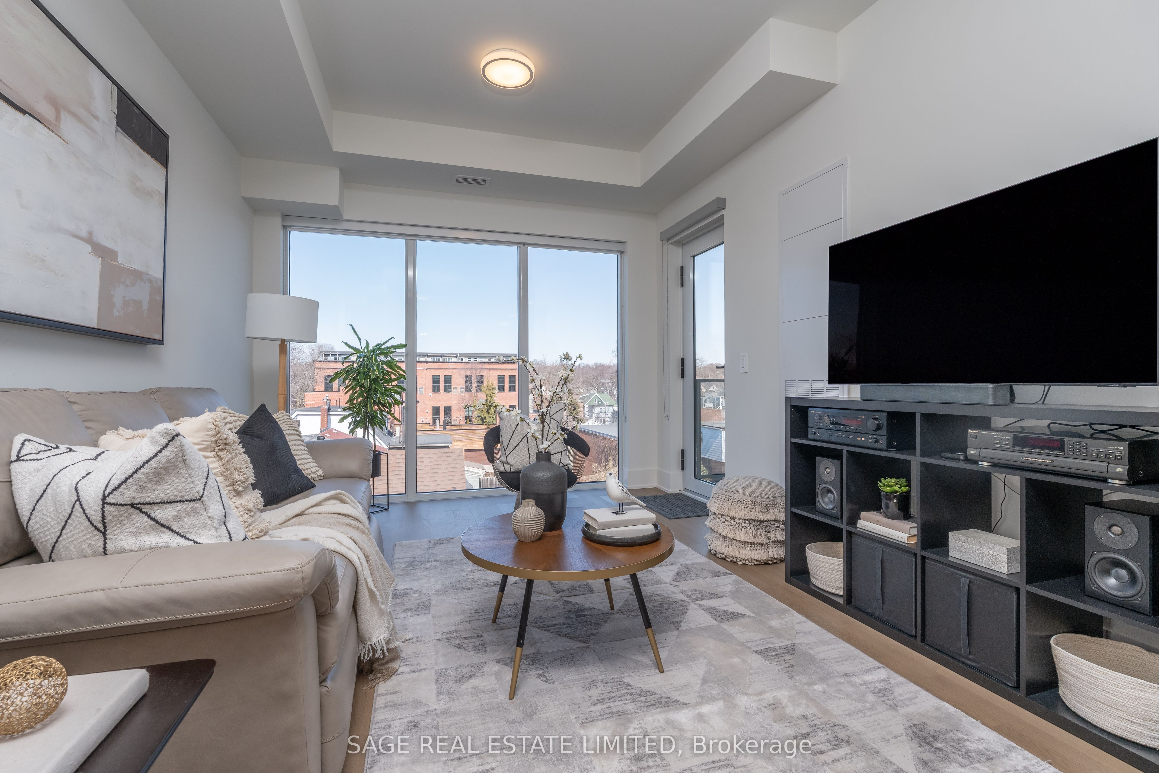 #405 - 495 Logan Avenue Property Photo 7