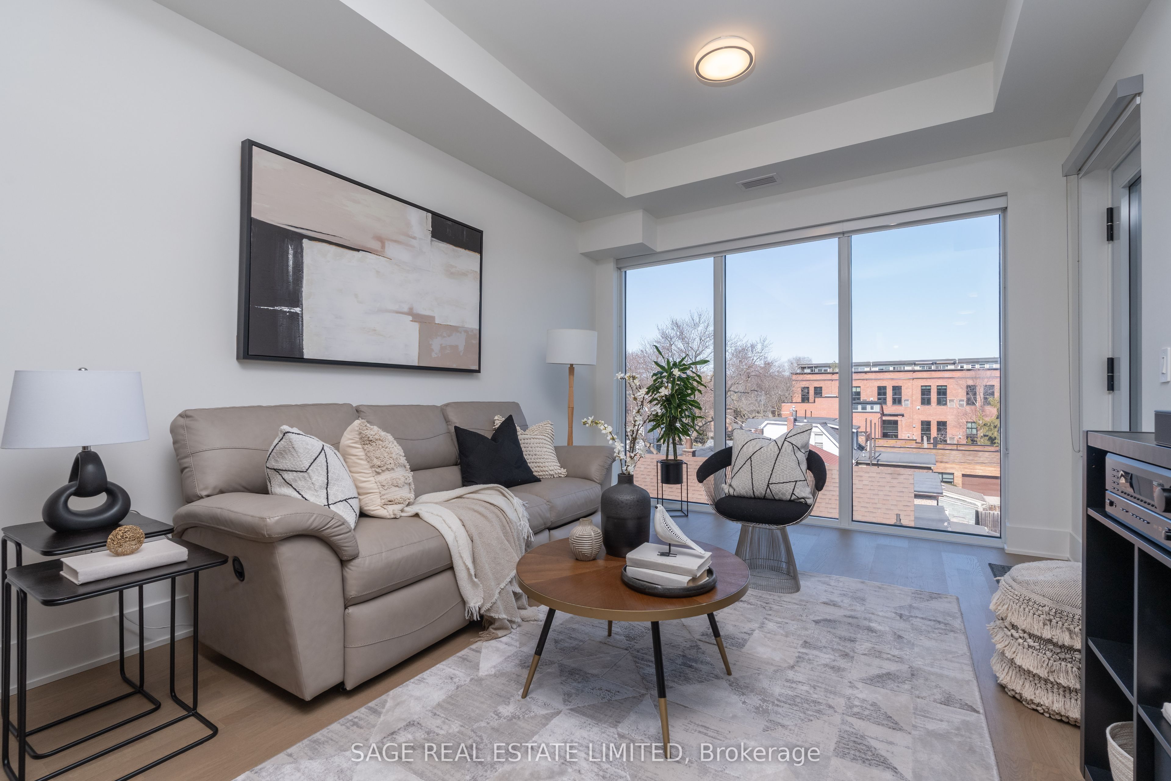 #405 - 495 Logan Avenue Property Photo 8