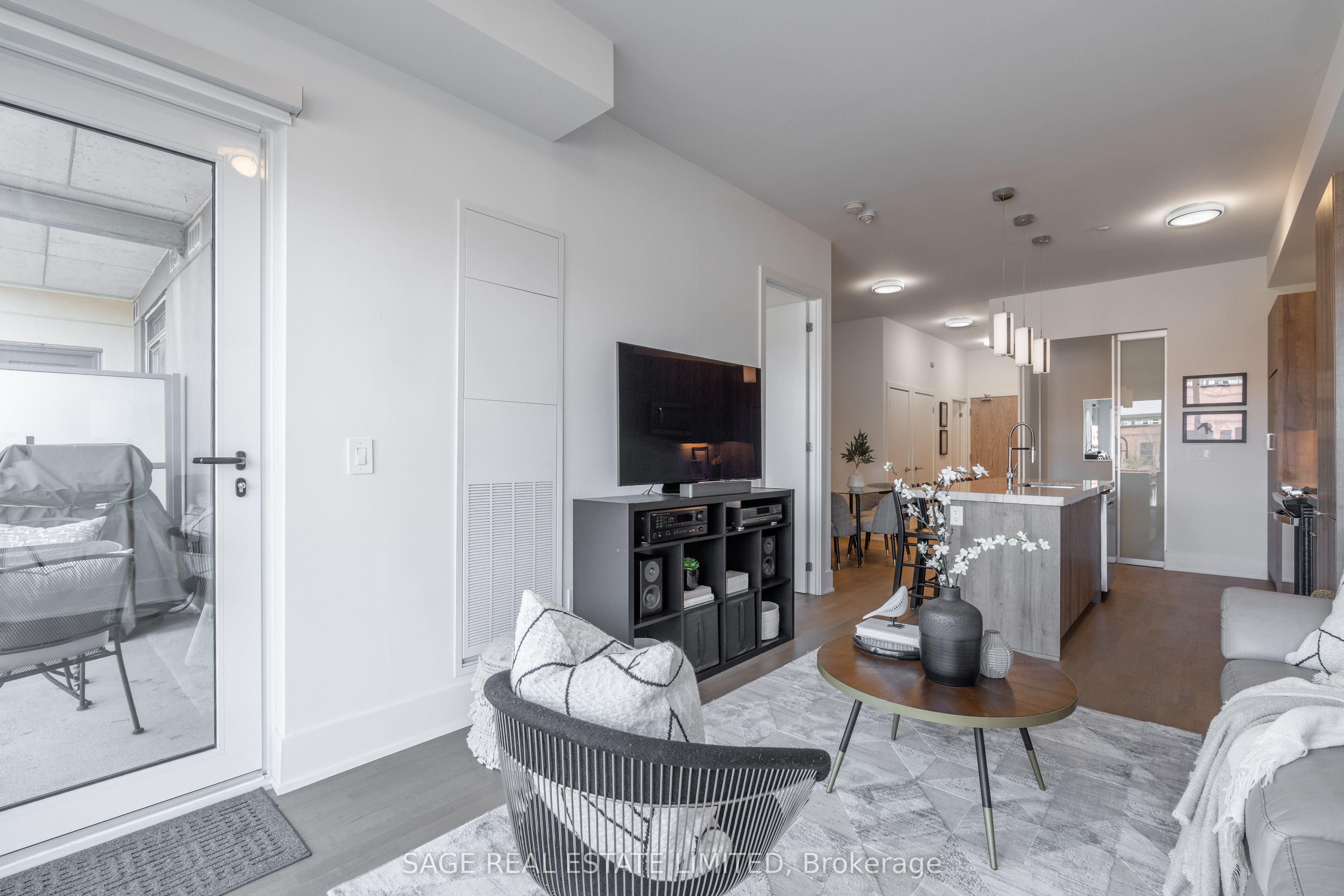 #405 - 495 Logan Avenue Property Photo 11