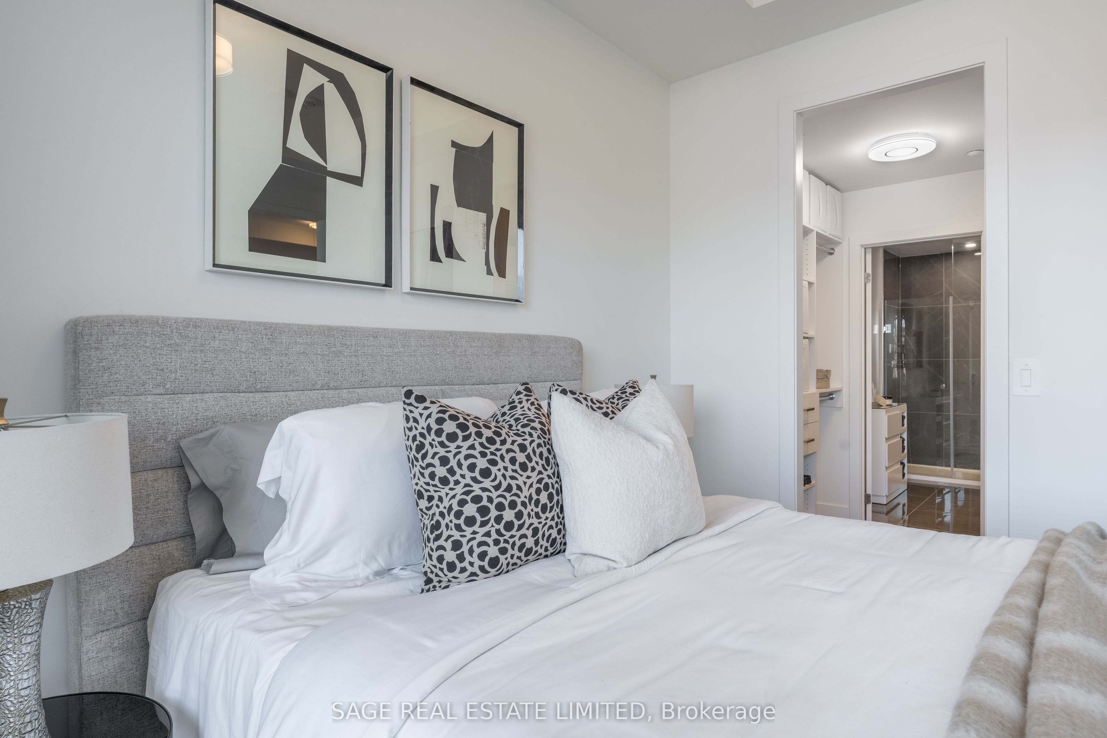 #405 - 495 Logan Avenue Property Photo 14