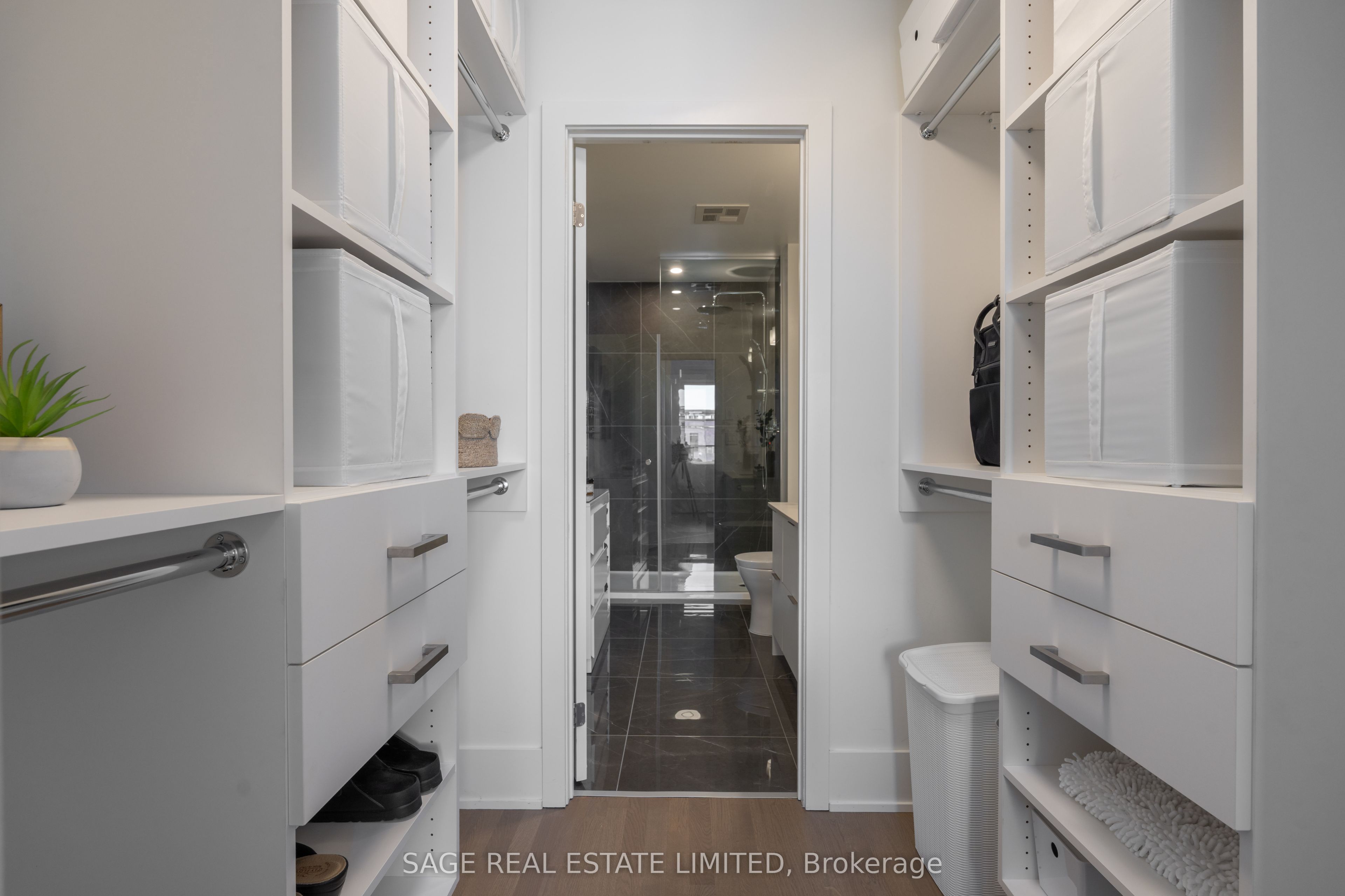 #405 - 495 Logan Avenue Property Photo 16