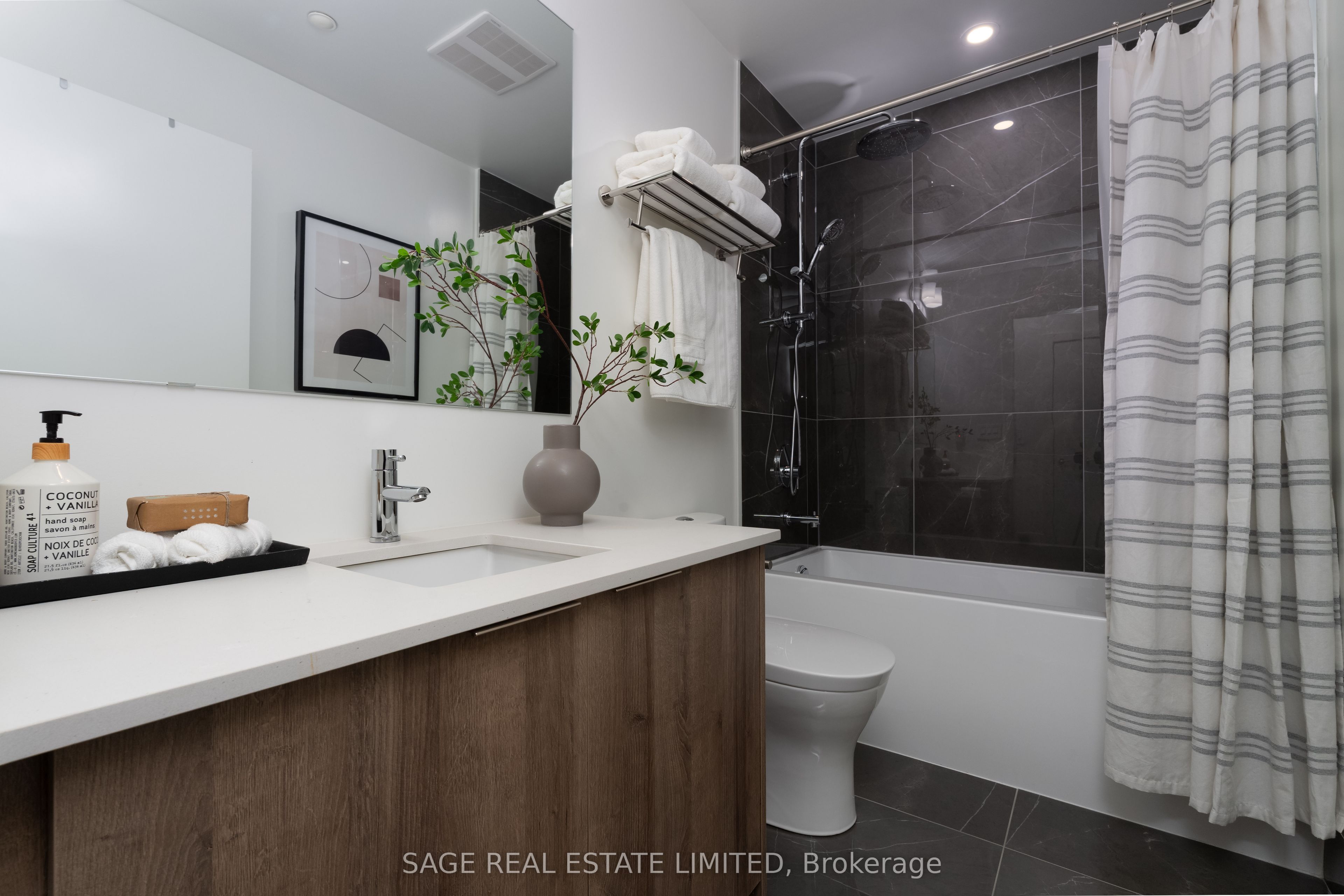 #405 - 495 Logan Avenue Property Photo 20