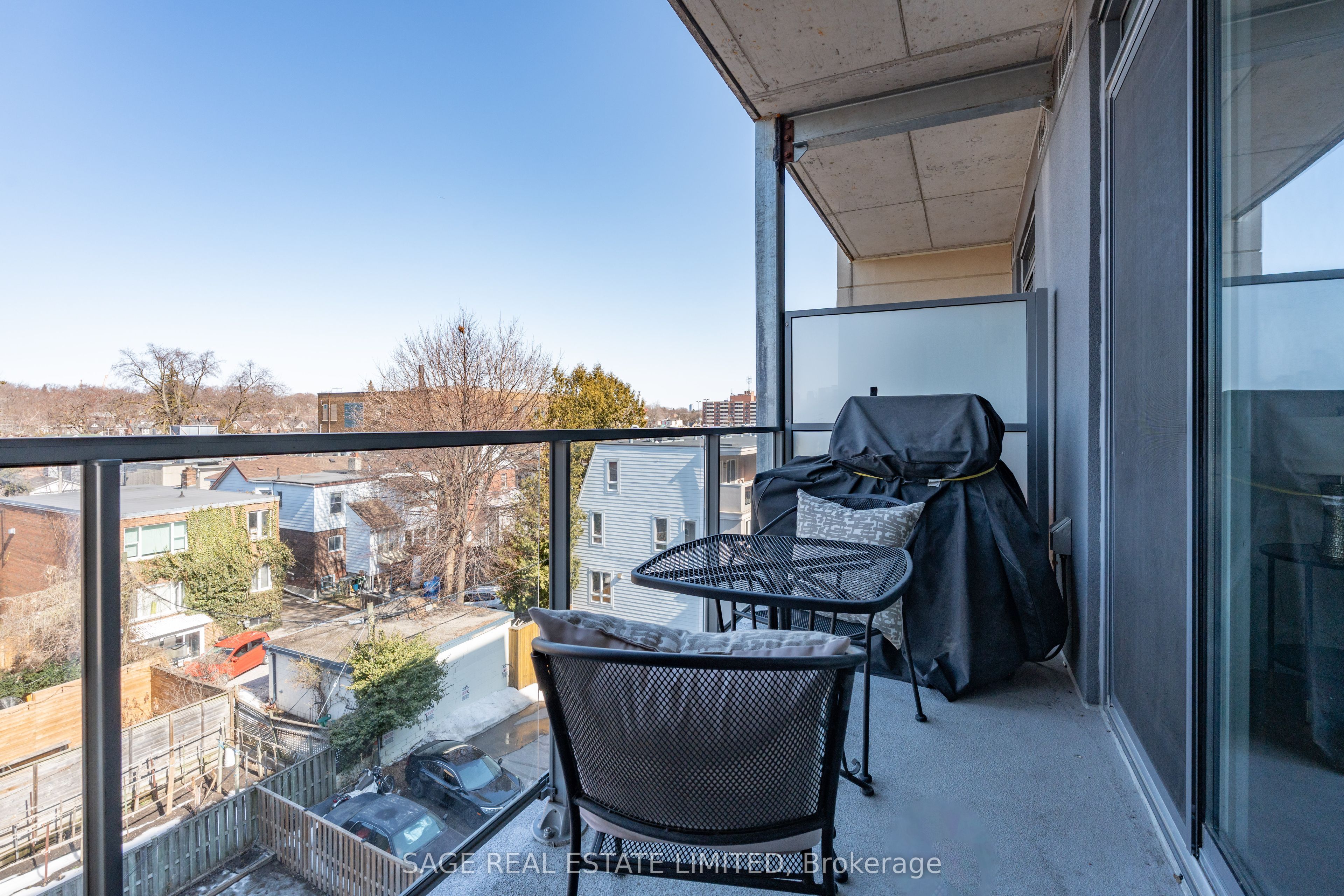 #405 - 495 Logan Avenue Property Photo 23