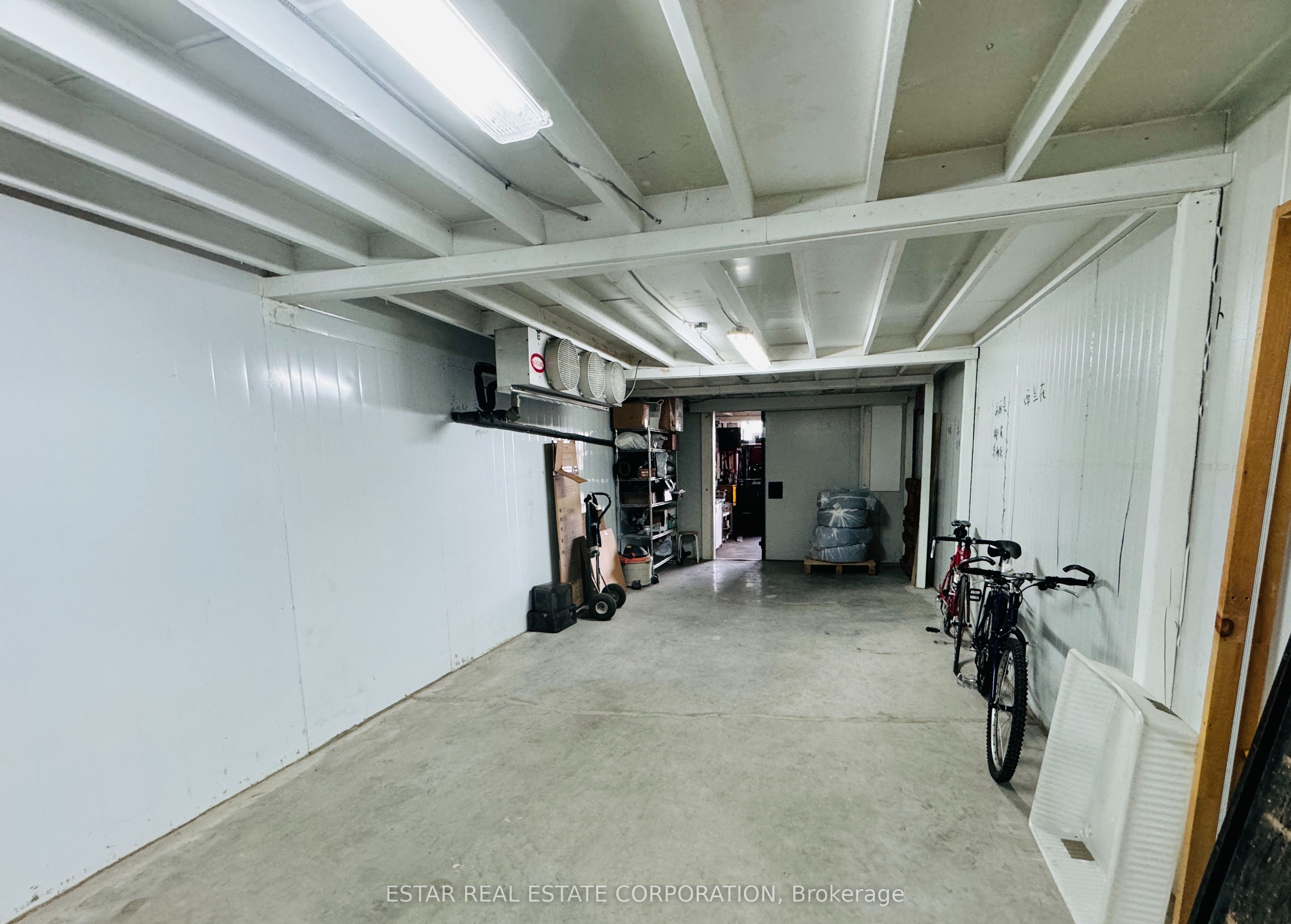 #21 - 5310 Finch Avenue Property Photo 4