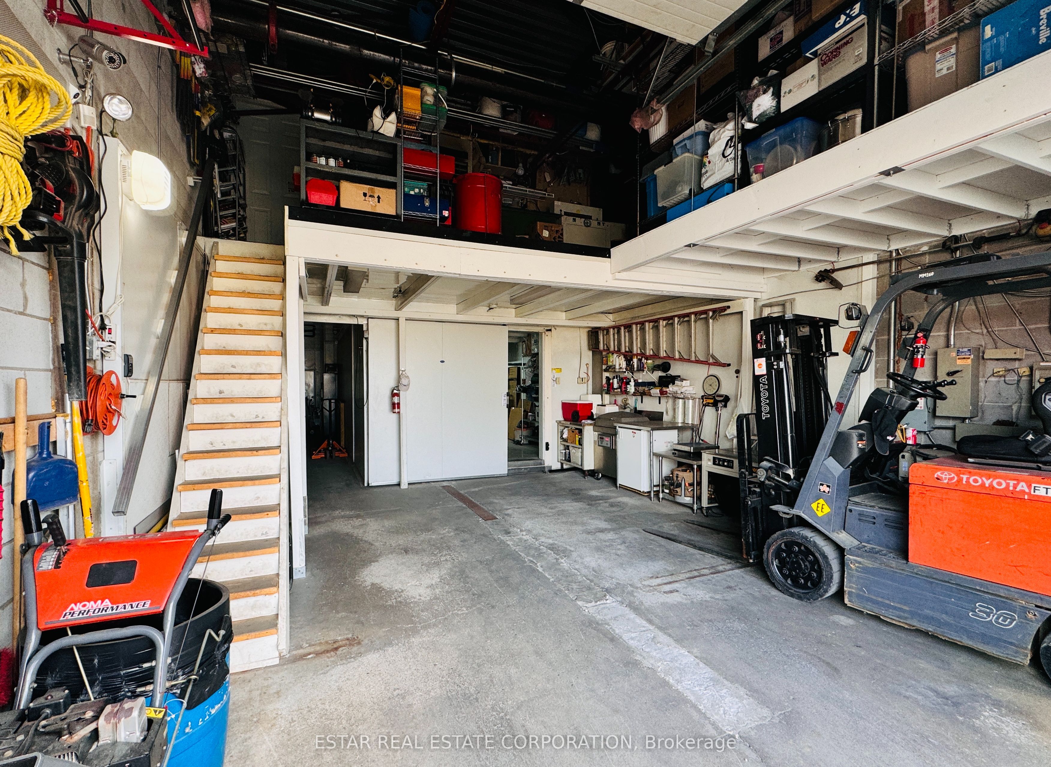 #21 - 5310 Finch Avenue Property Photo 5
