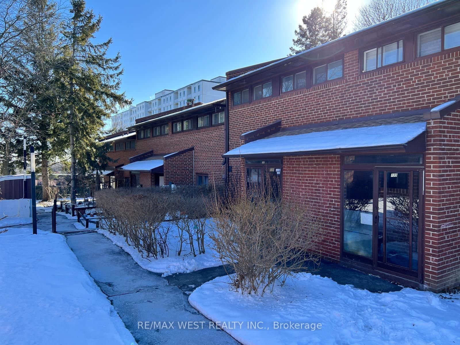 737 Military Trail Property Photo 2