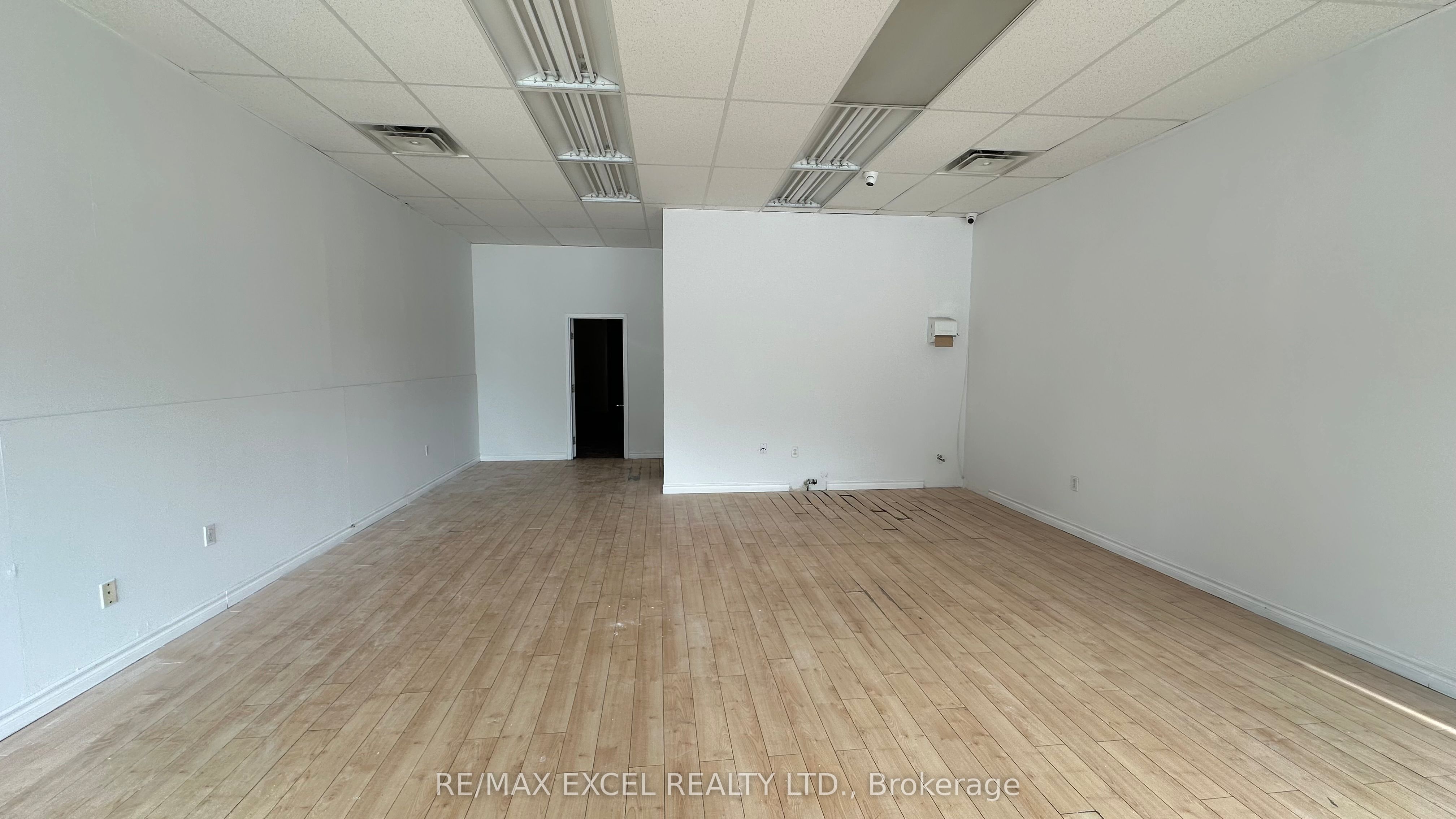 #6 - 4286 Kingston Road Property Photo 3