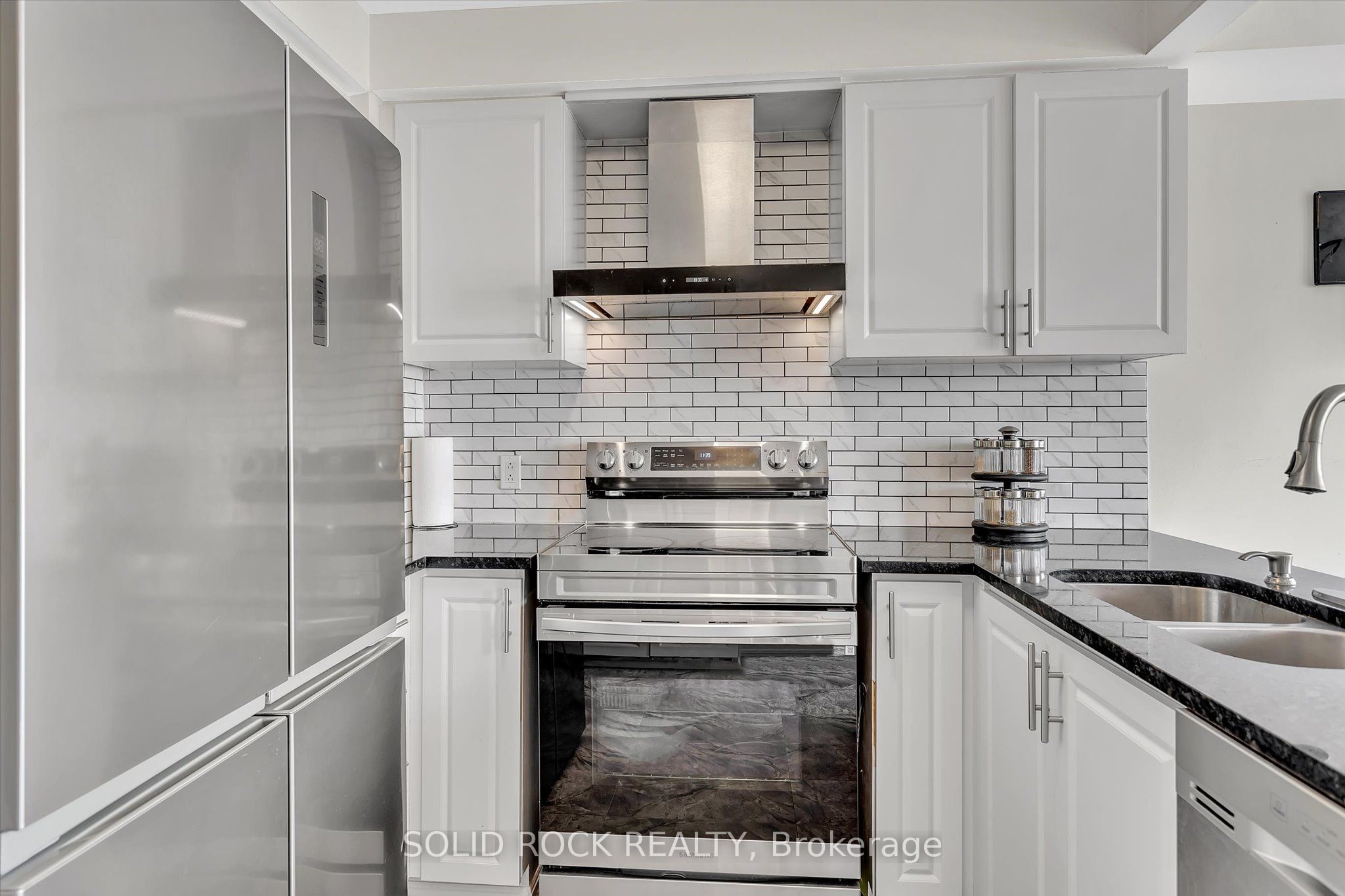 74 John Walter Crescent Property Photo 6