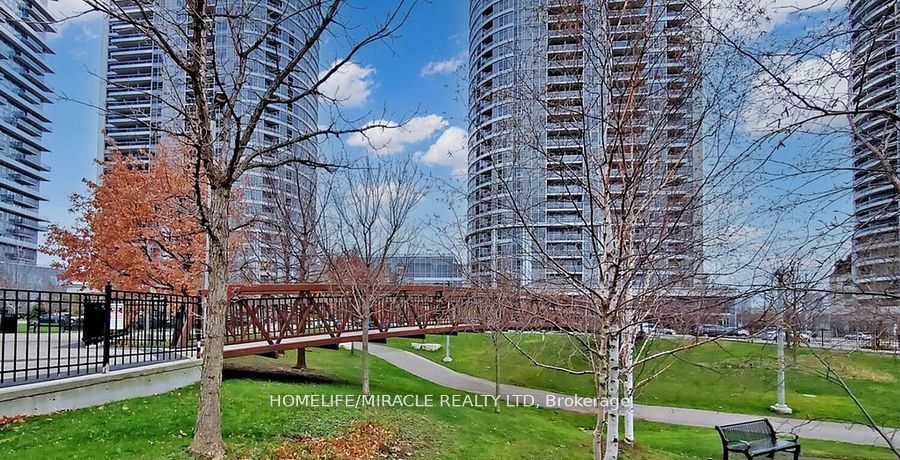 #ph20 - 181 Village Green Square Property Photo 2