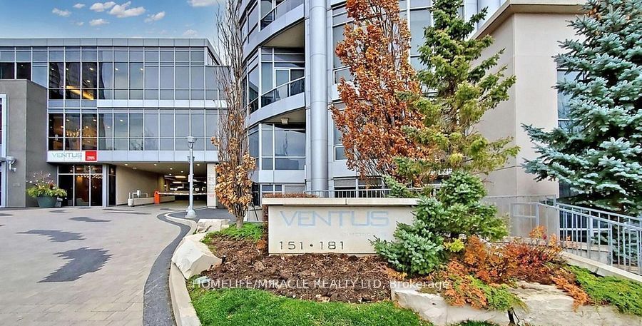 #ph20 - 181 Village Green Square Property Photo 3