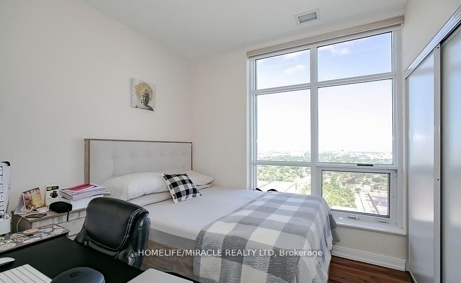 #ph20 - 181 Village Green Square Property Photo 17