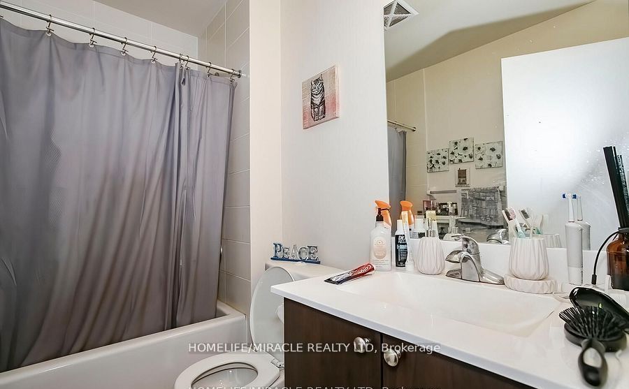 181 Village Green Square Ph20 Property Photo 20