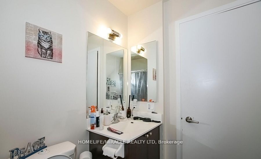 #ph20 - 181 Village Green Square Property Photo 23
