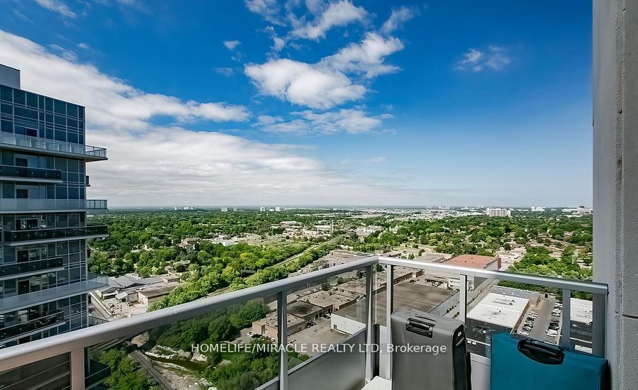 #ph20 - 181 Village Green Square Property Photo 26