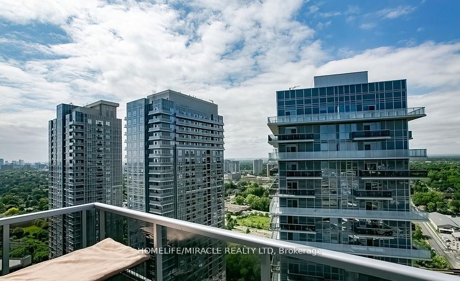 #ph20 - 181 Village Green Square Property Photo 27