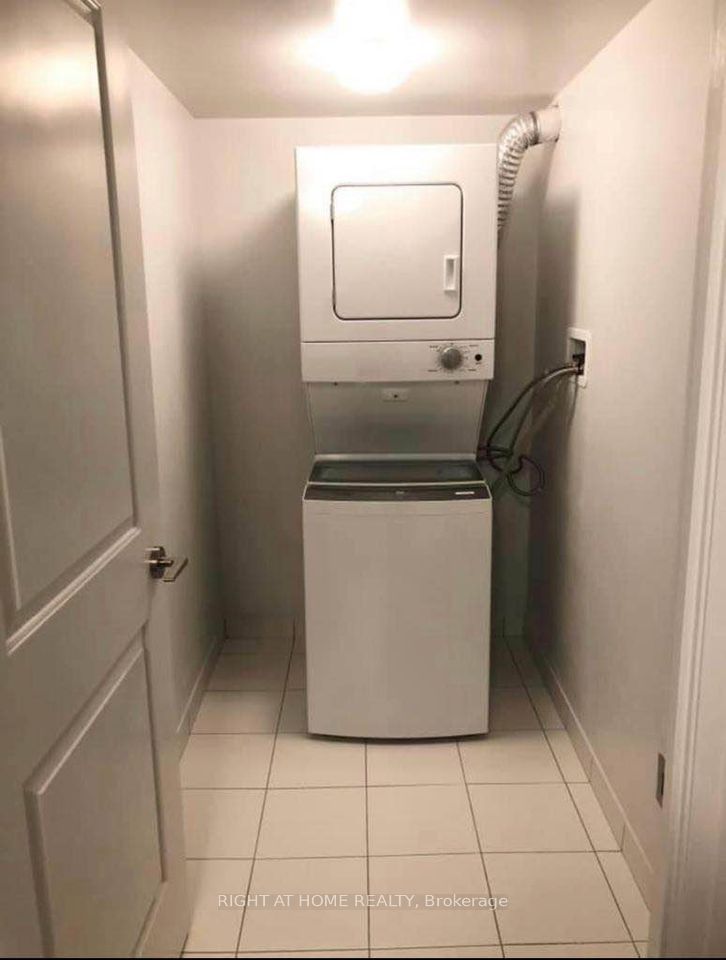 #718 - 30 Meadowglen Place Property Photo 9