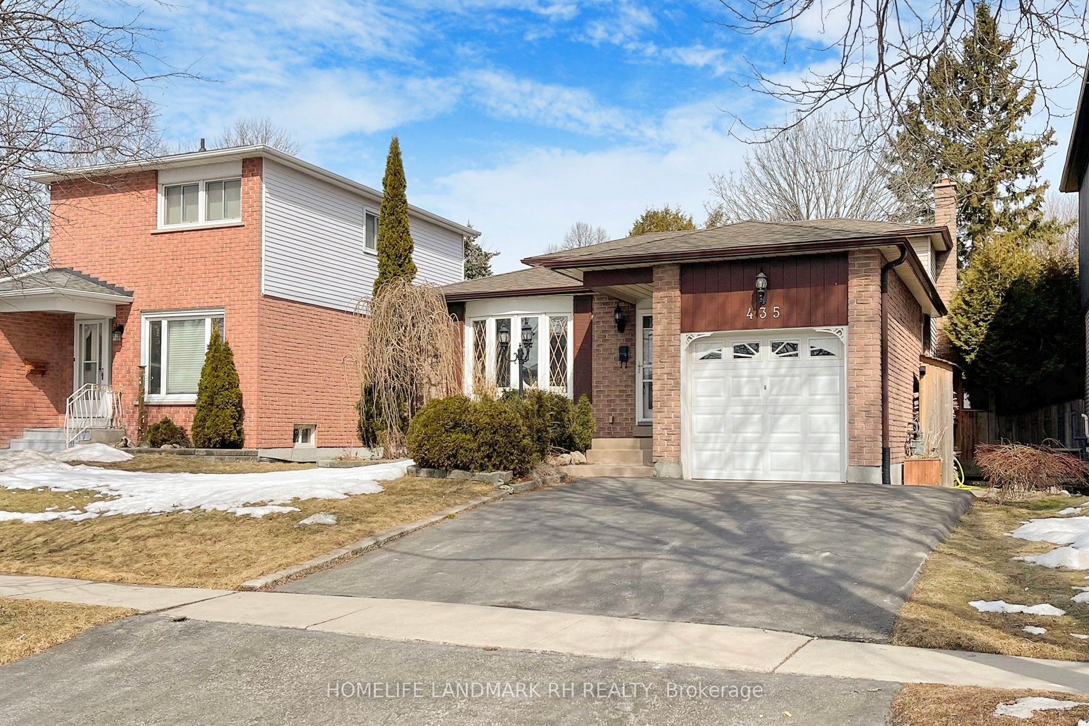 435 Gothic Drive Property Photo 2