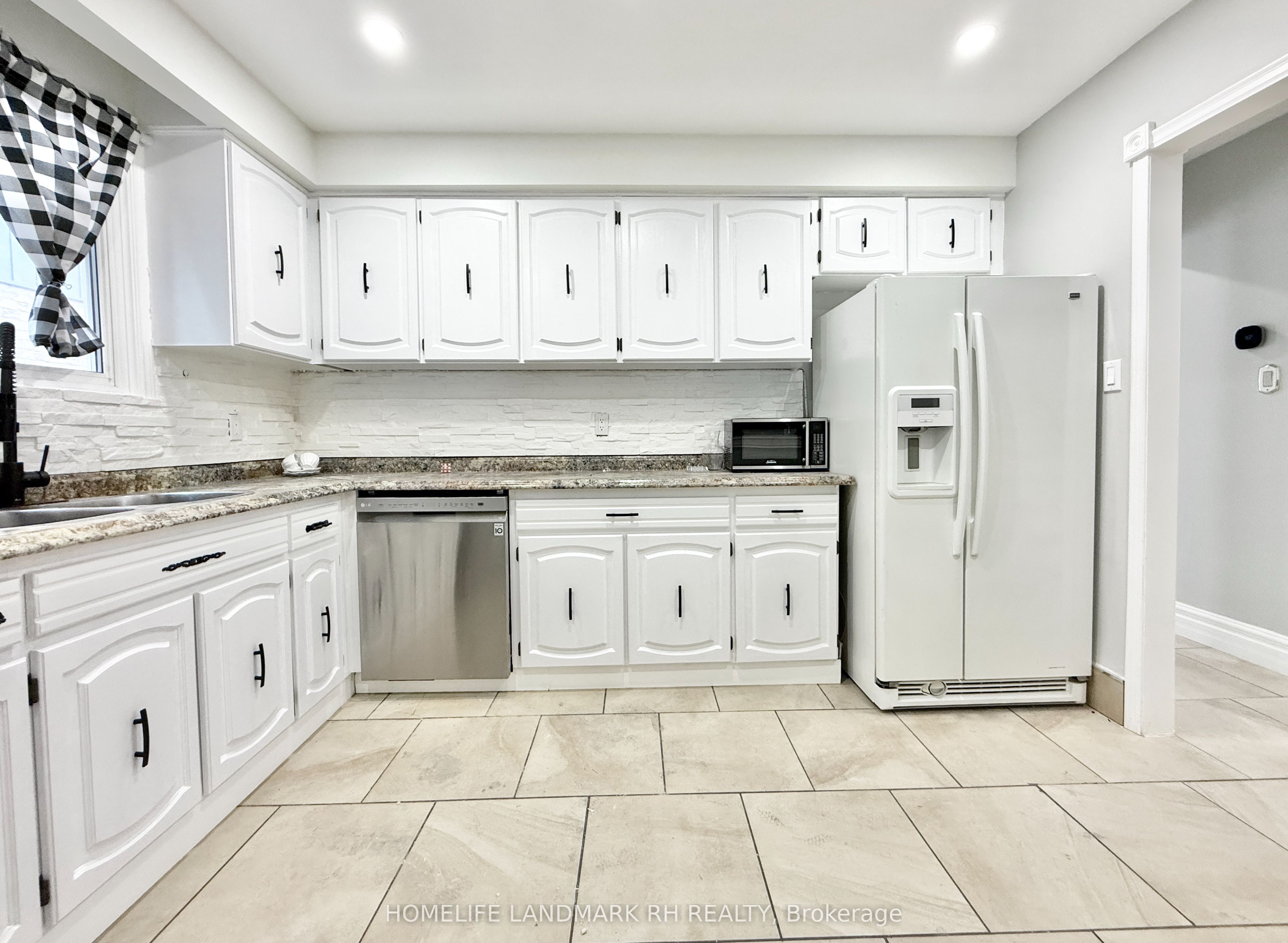 435 Gothic Drive Property Photo 11