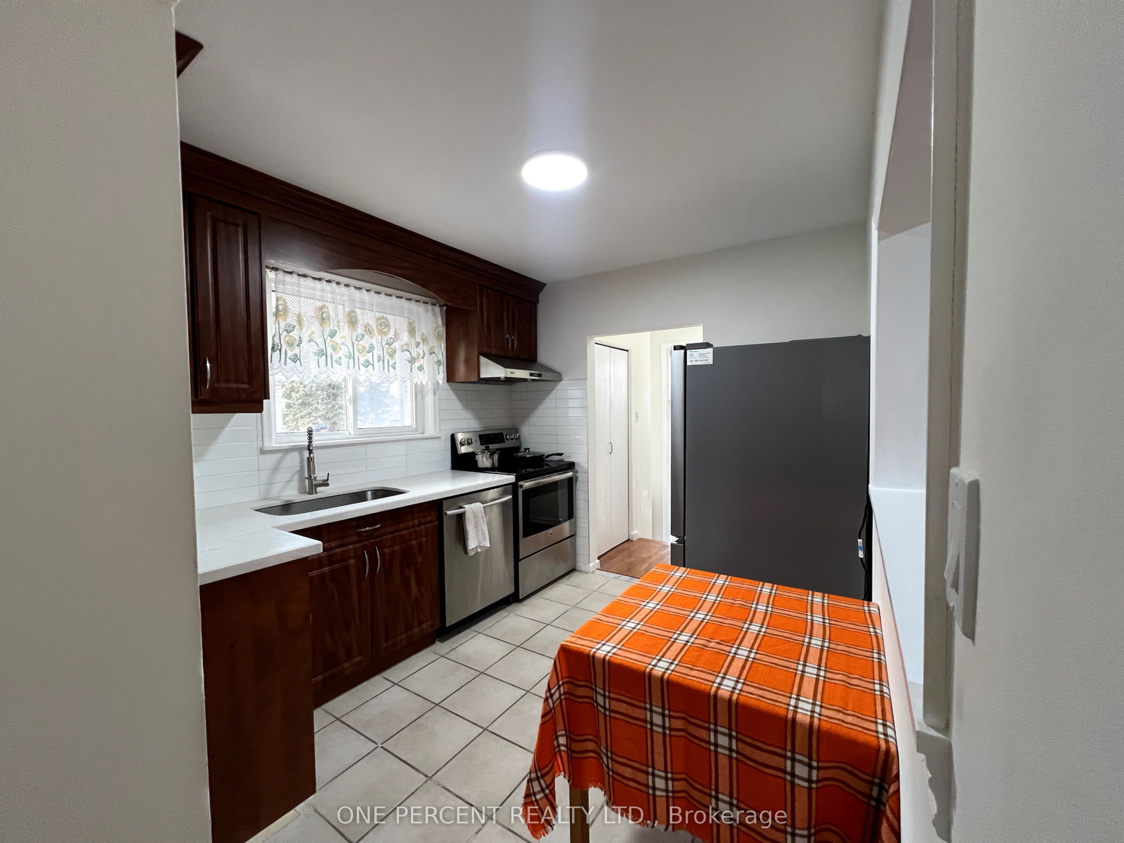 17 Savarin Street Property Photo 7