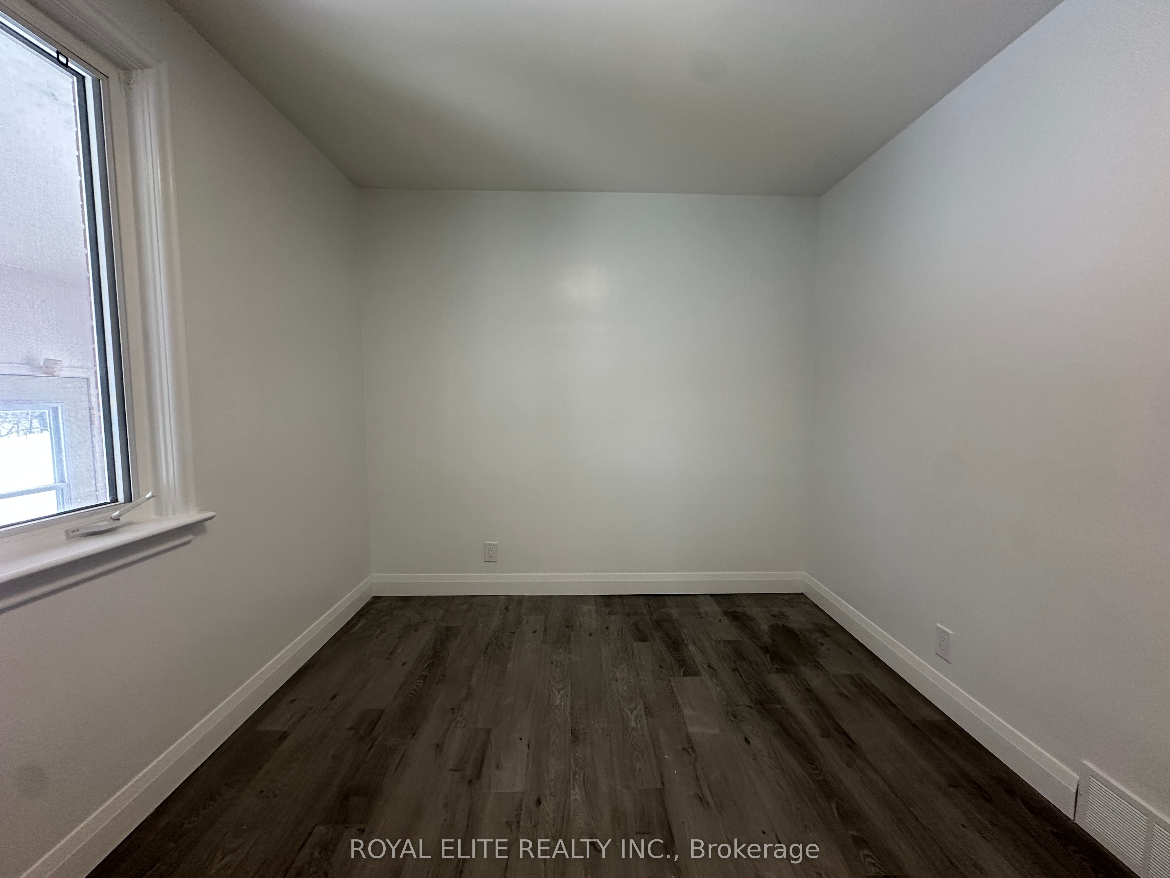 #main - 19 Montgomery Avenue Property Photo 23