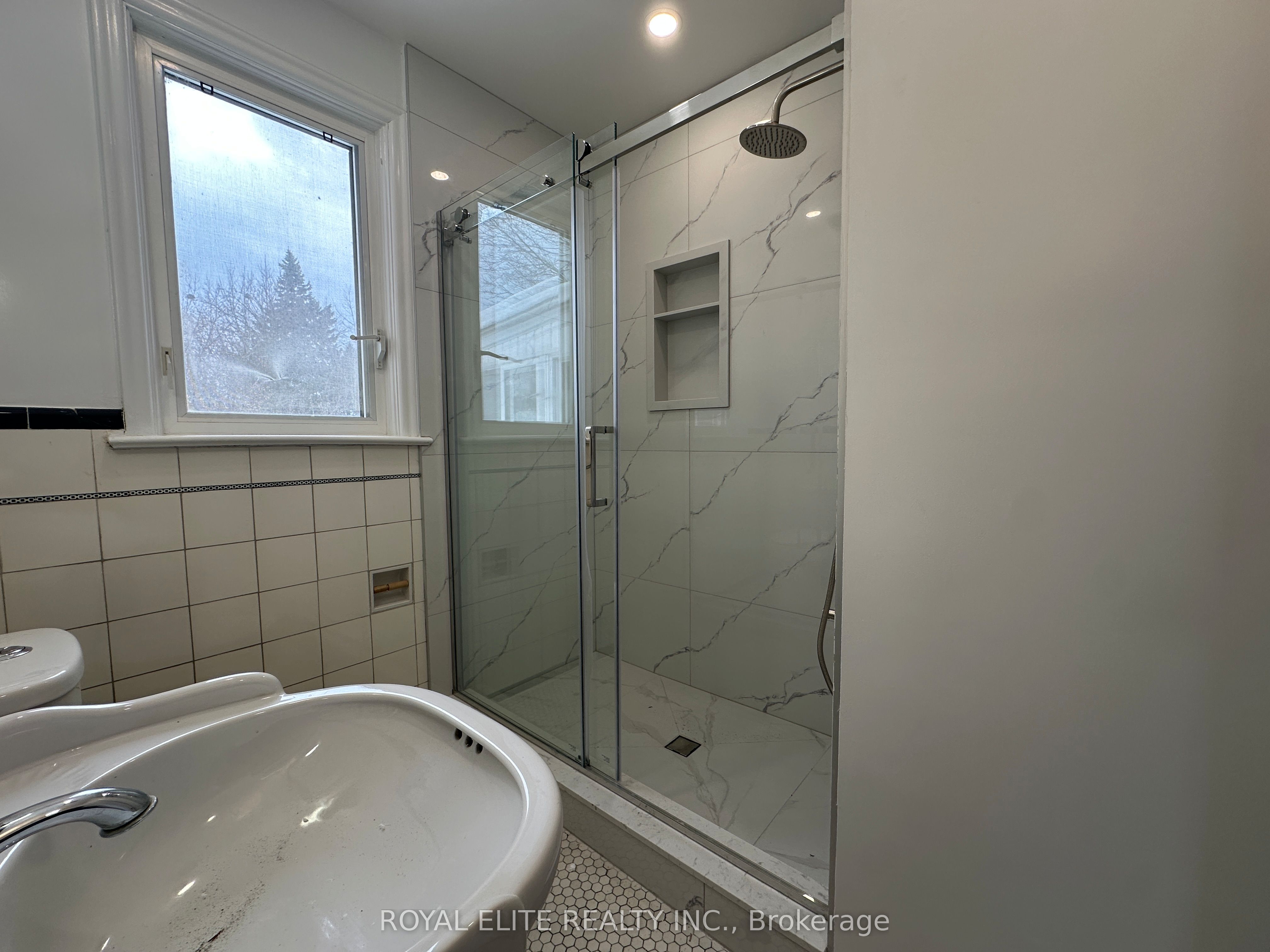 #main - 19 Montgomery Avenue Property Photo 27