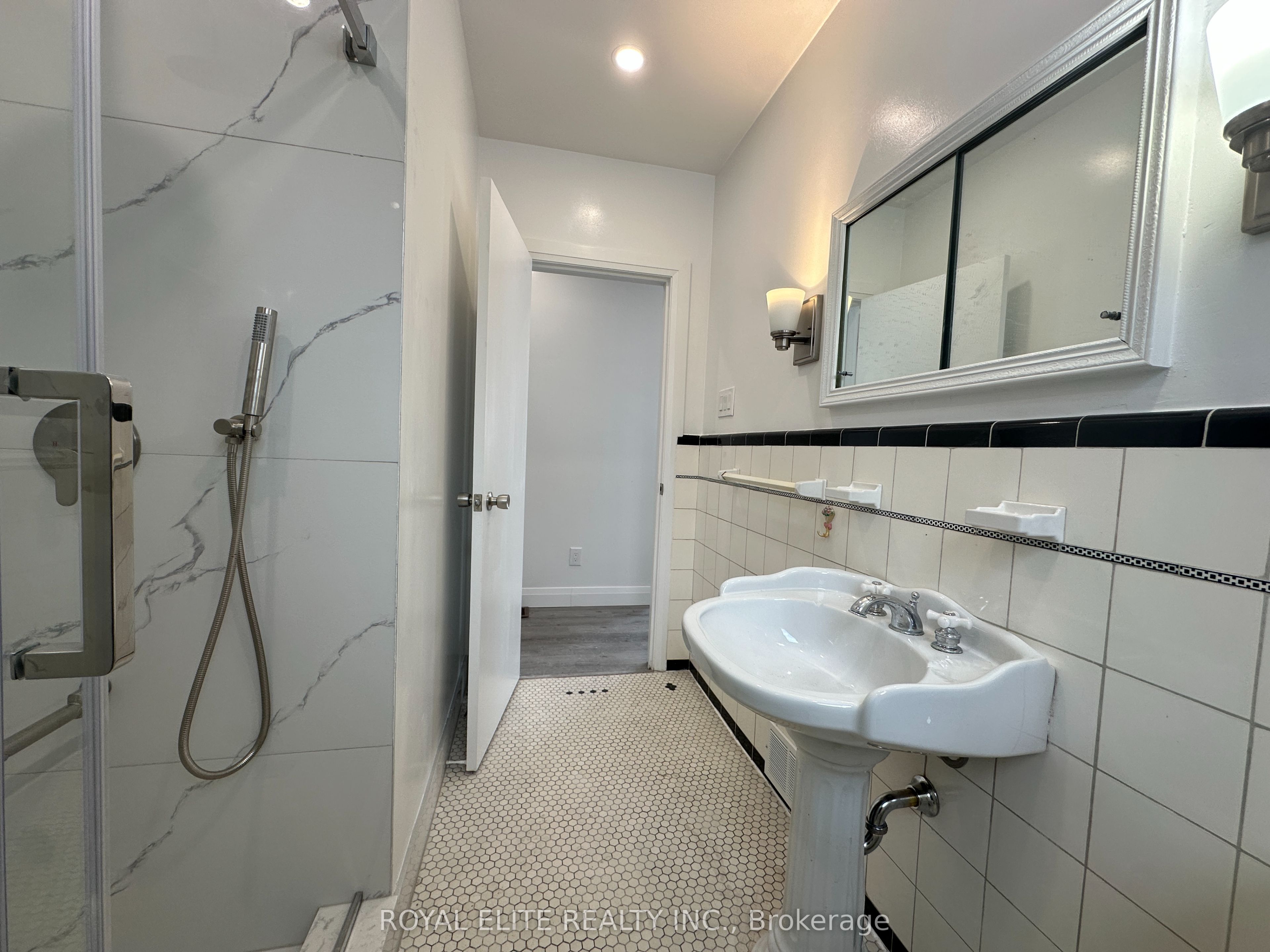 #main - 19 Montgomery Avenue Property Photo 34