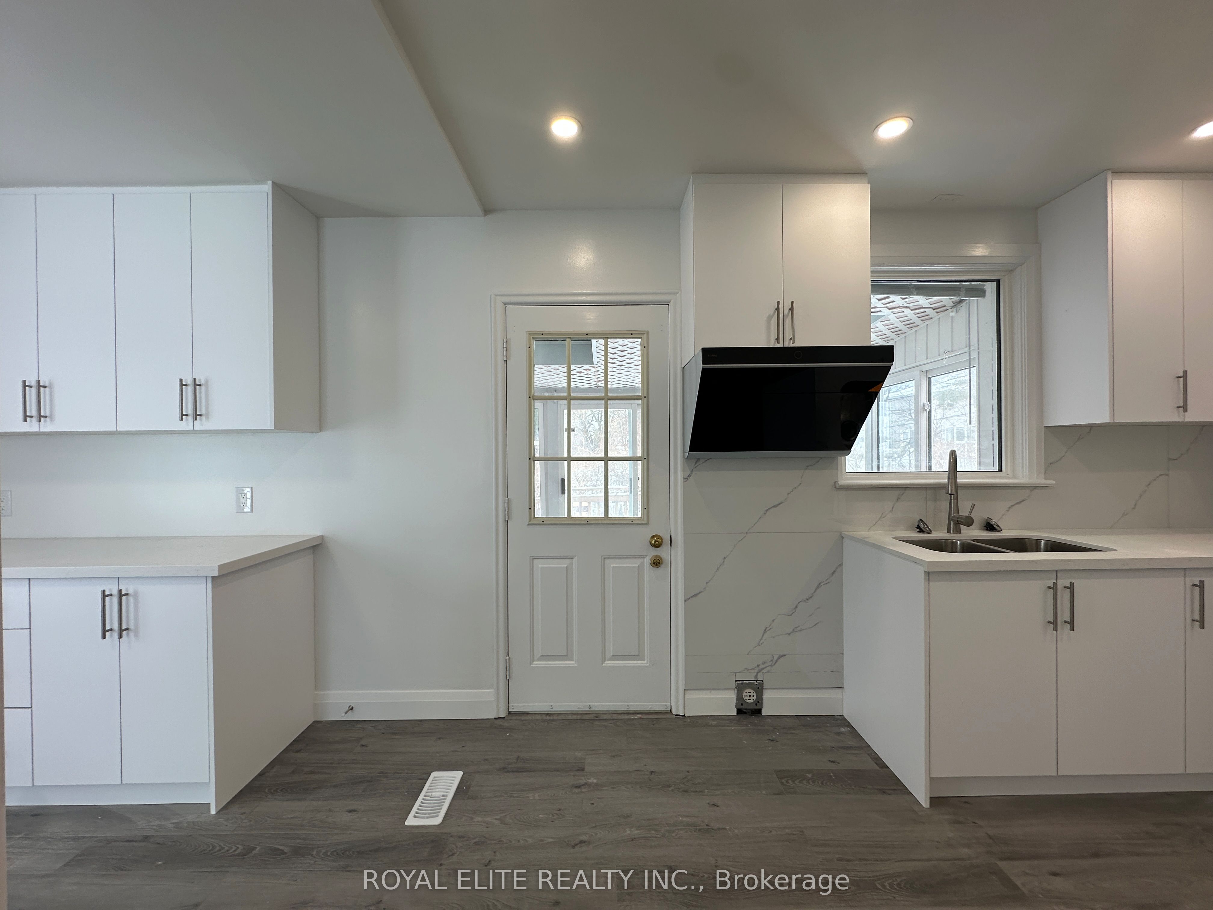 #main - 19 Montgomery Avenue Property Photo 35