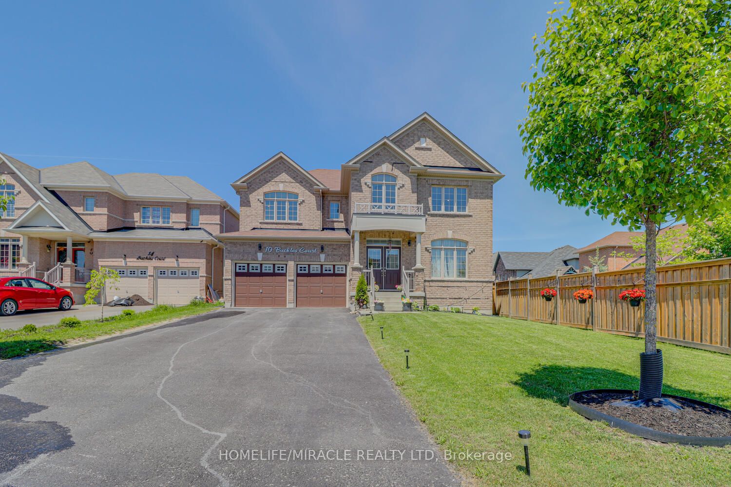 10 Buckles Court Property Photo
