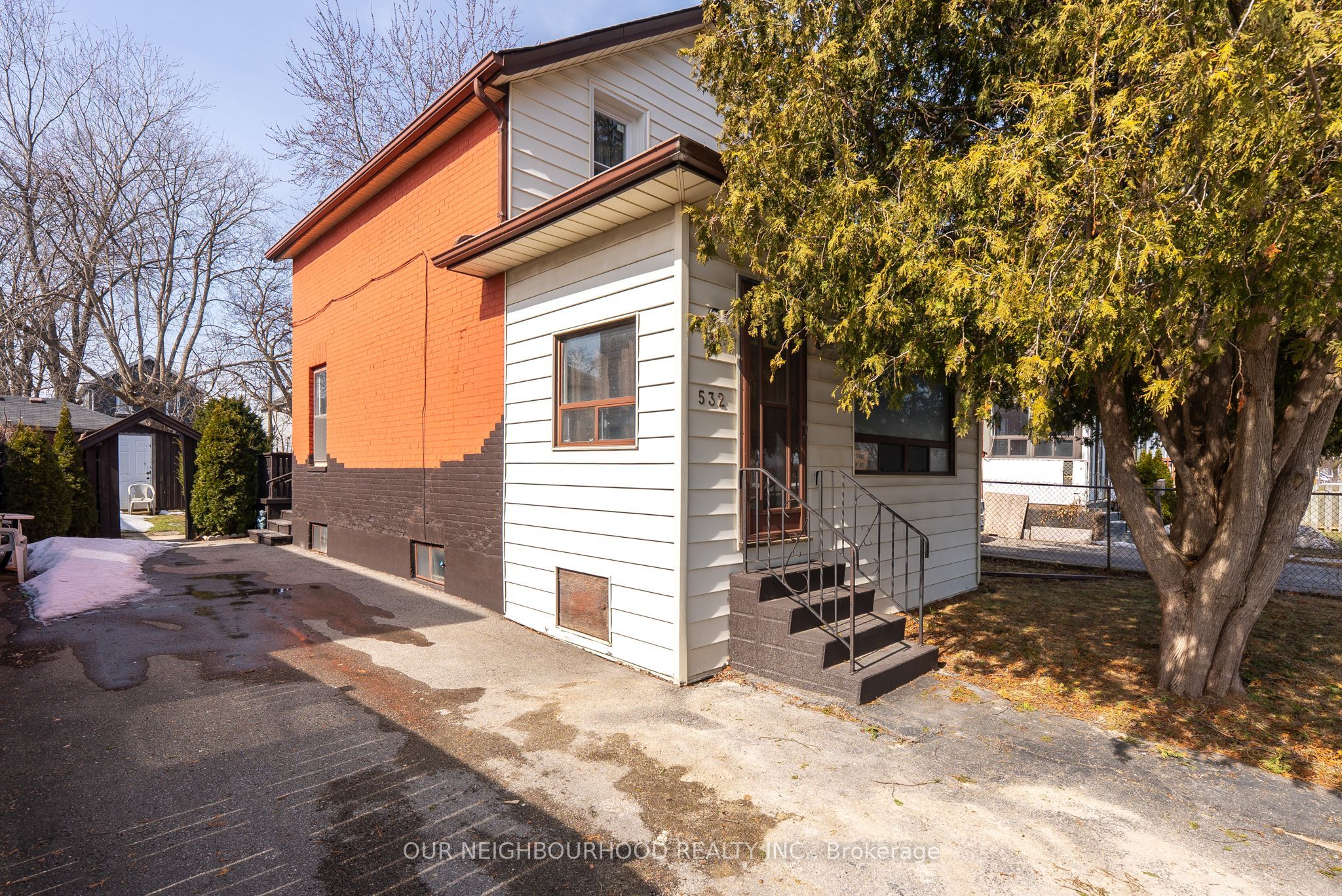 532 Front St Property Photo