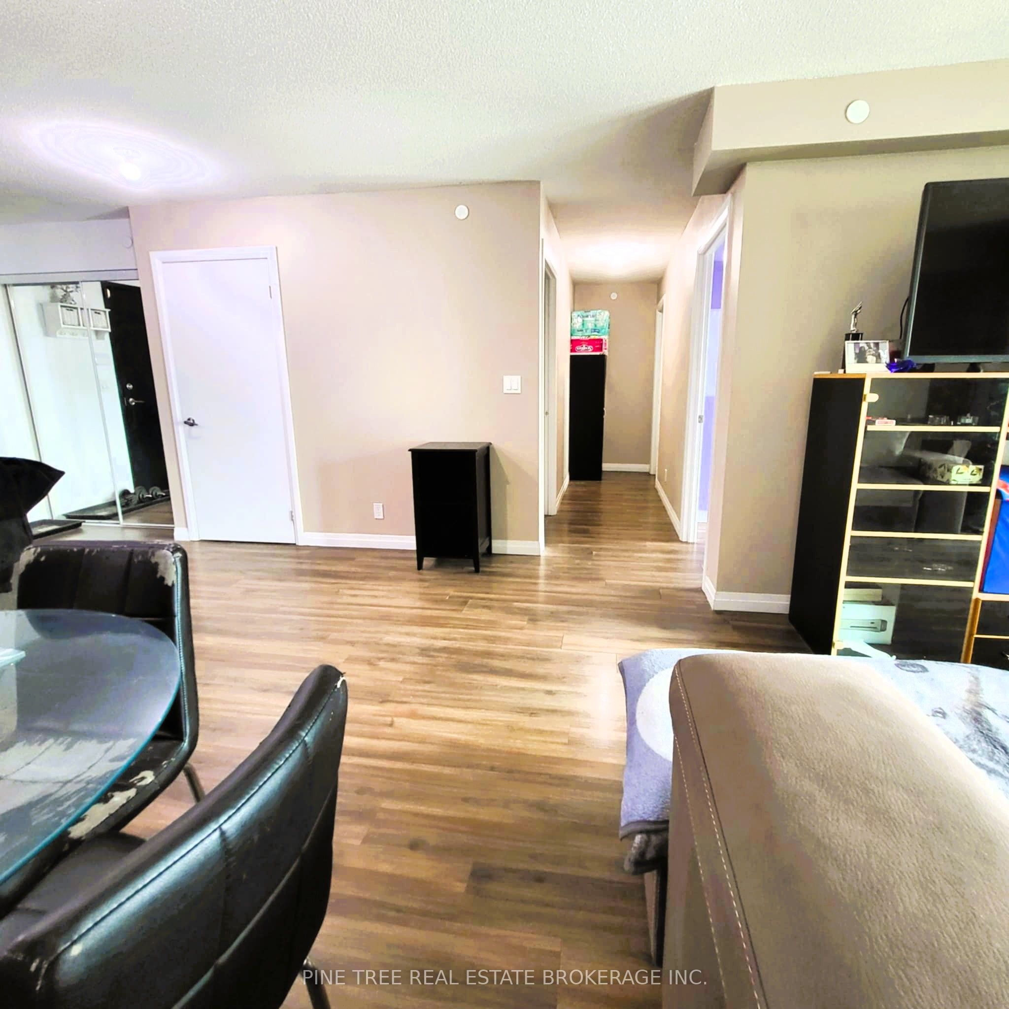 #701 - 2150 Lawrence Avenue Property Photo 9