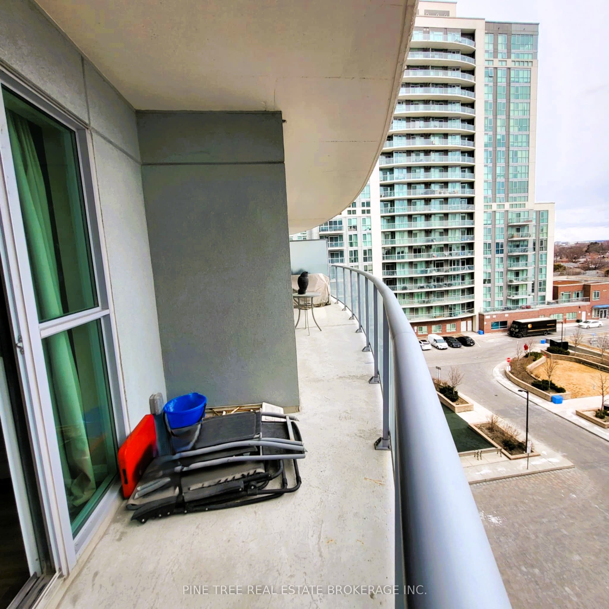 #701 - 2150 Lawrence Avenue Property Photo 17