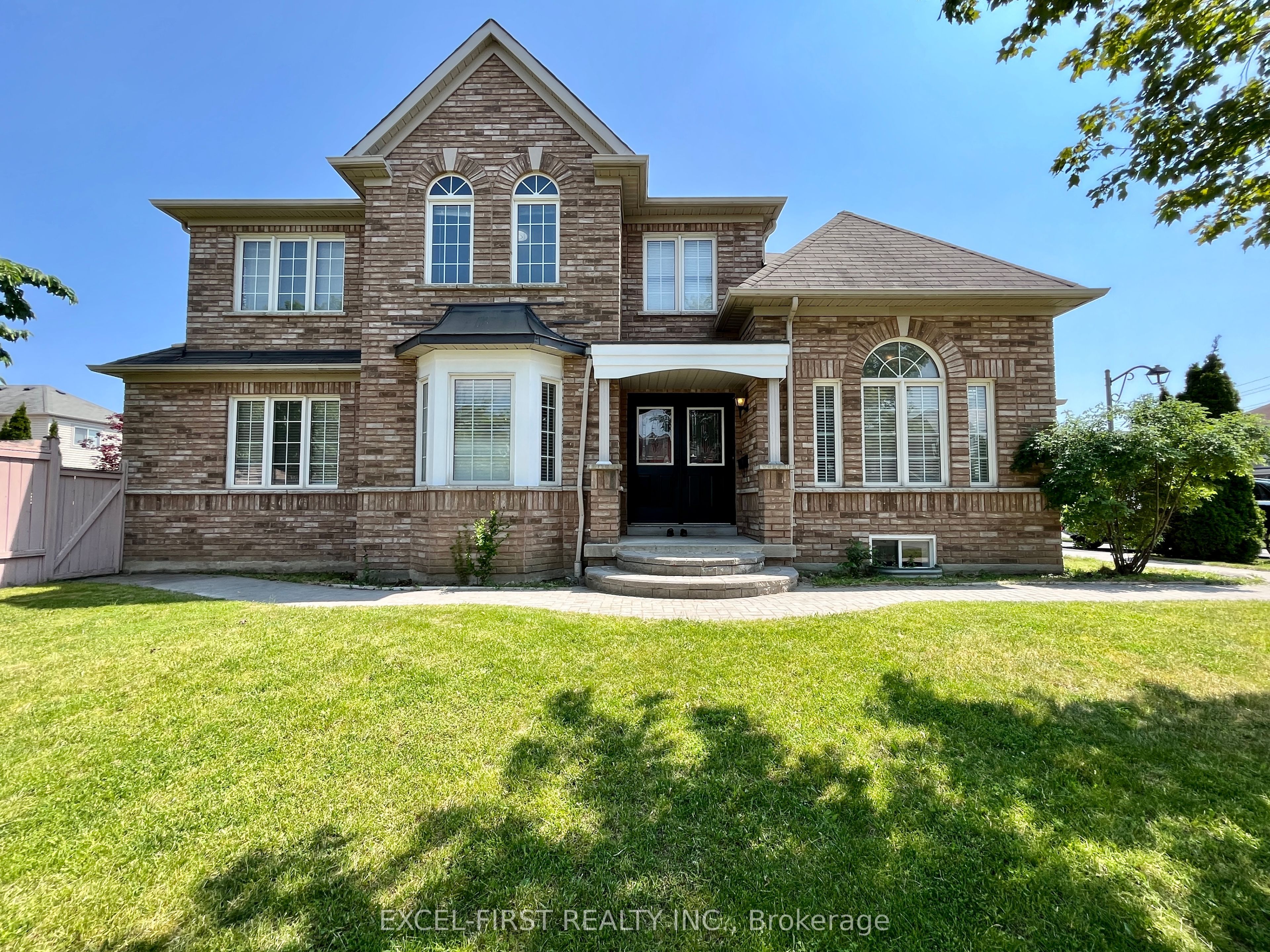 51 Longueuil Place Property Photo