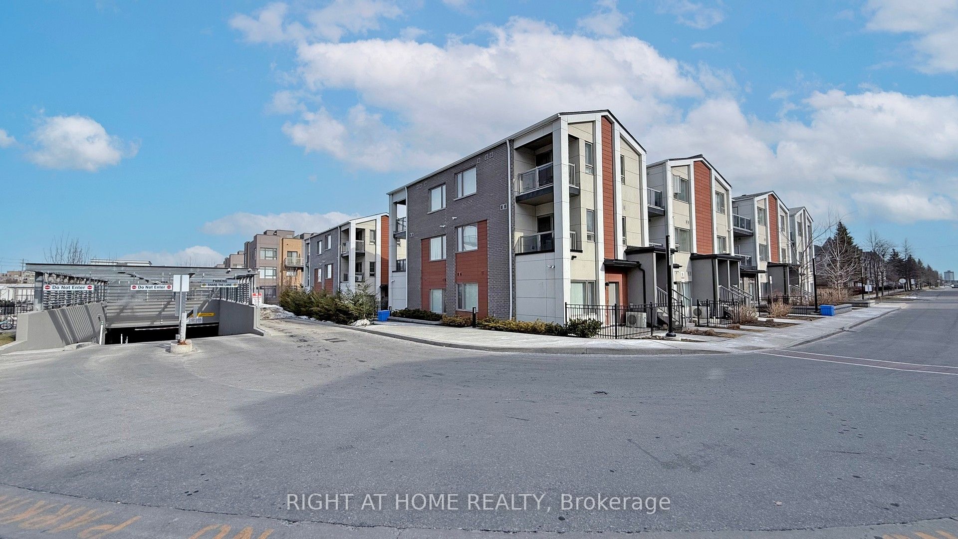 #15 - 60 Orchid Place Drive Property Photo