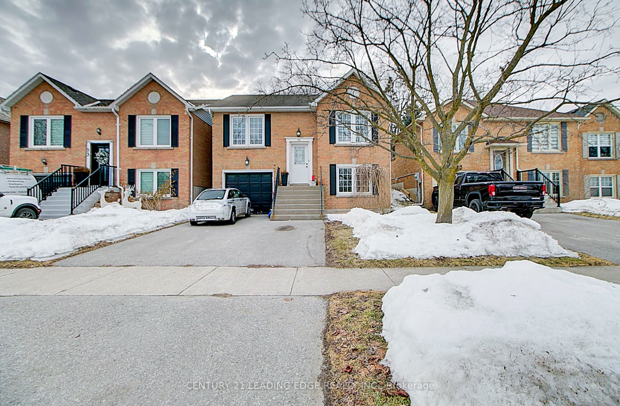 55 Mccrimmon Crescent Property Photo