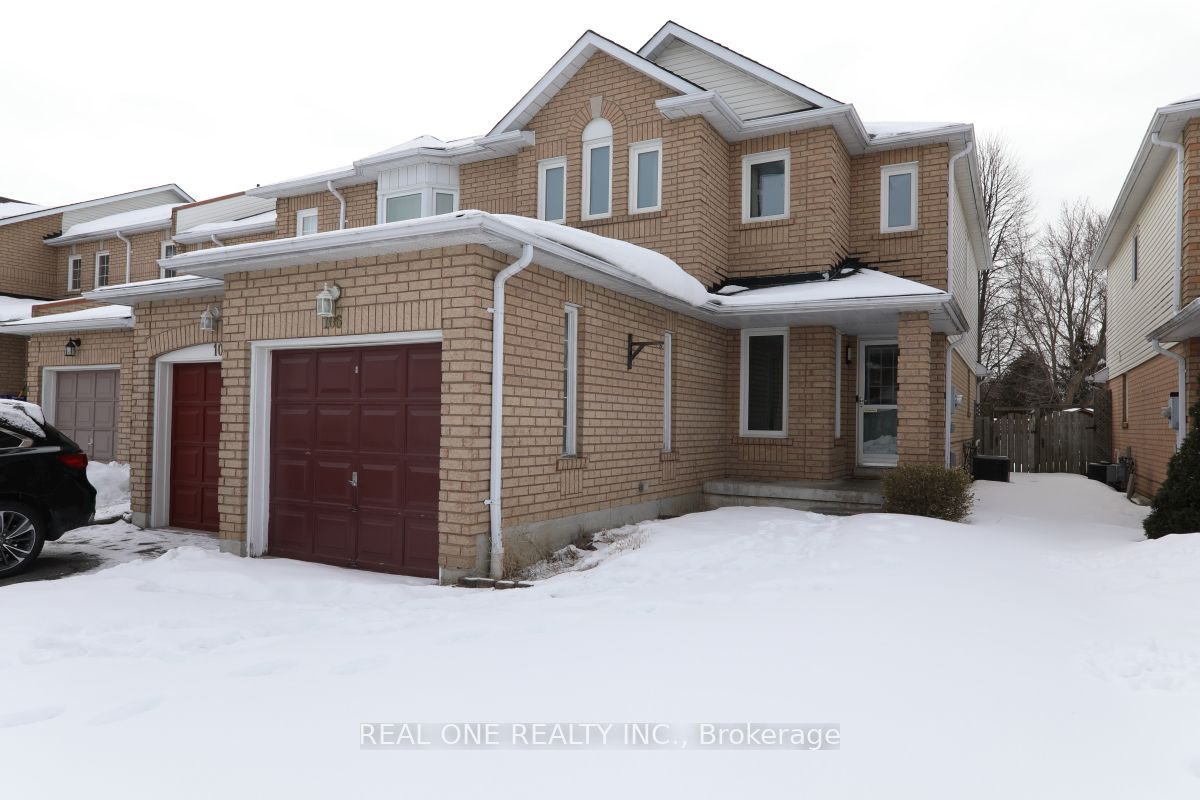 106 Creekwood Cres Property Photo