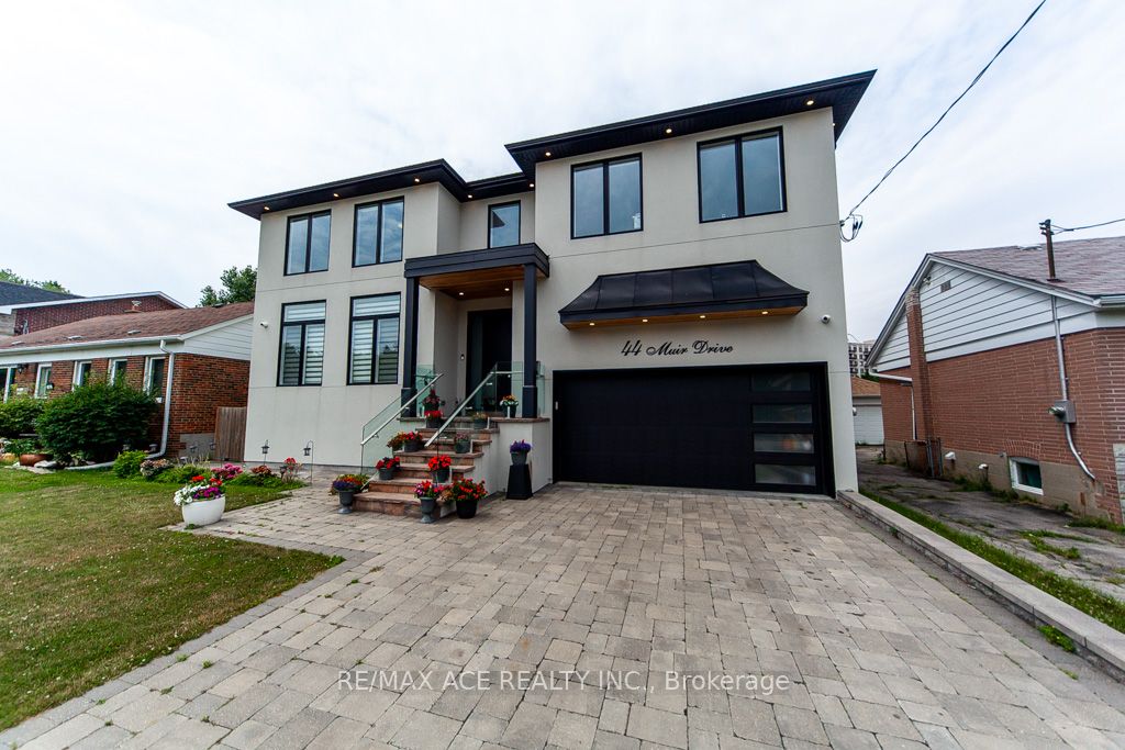44 Muir Drive Property Photo 1