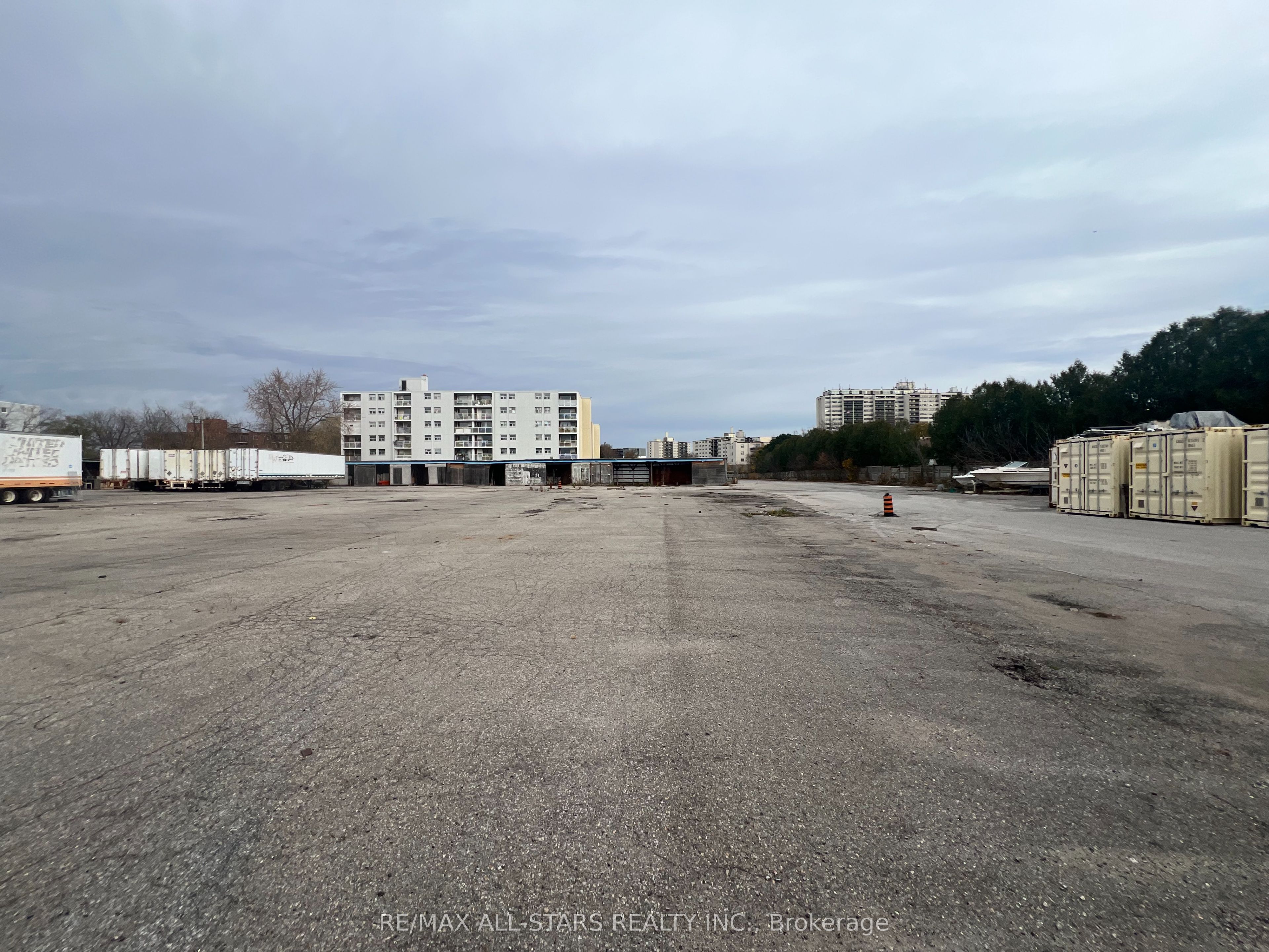 1279 Simcoe Street Property Photo 3