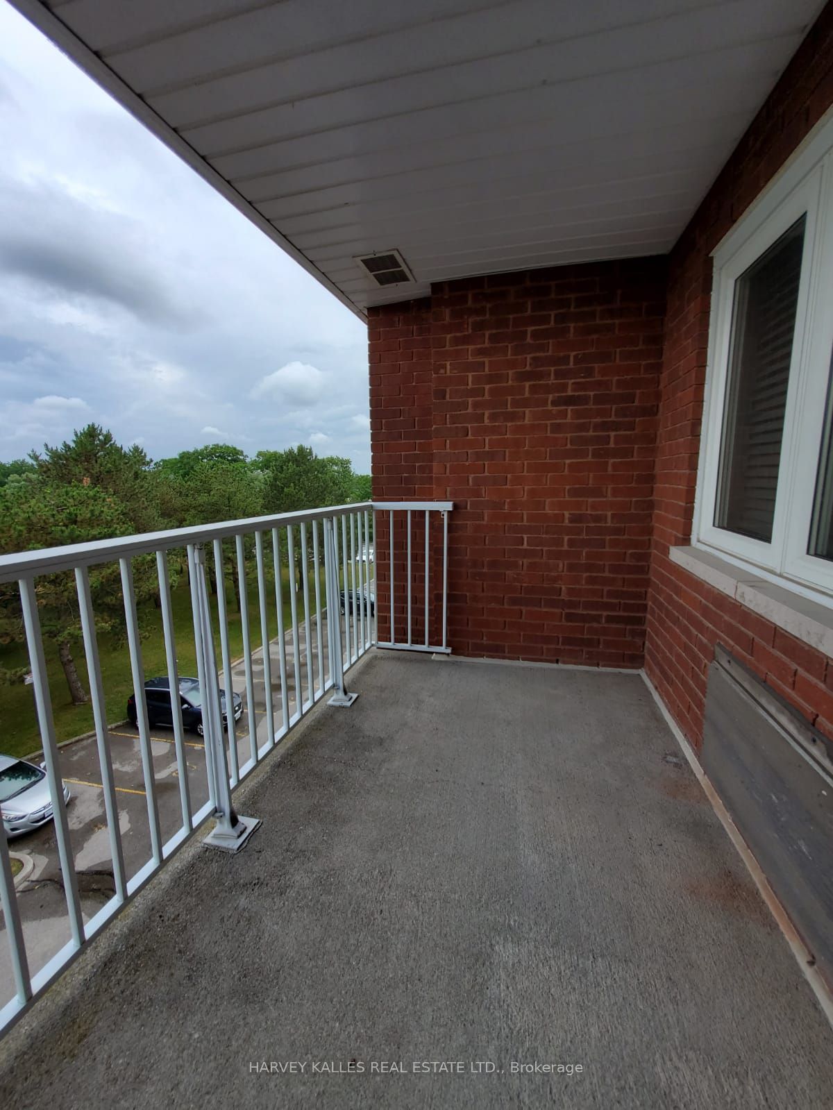 #402 - 189 Lake Driveway Drive Property Photo 9